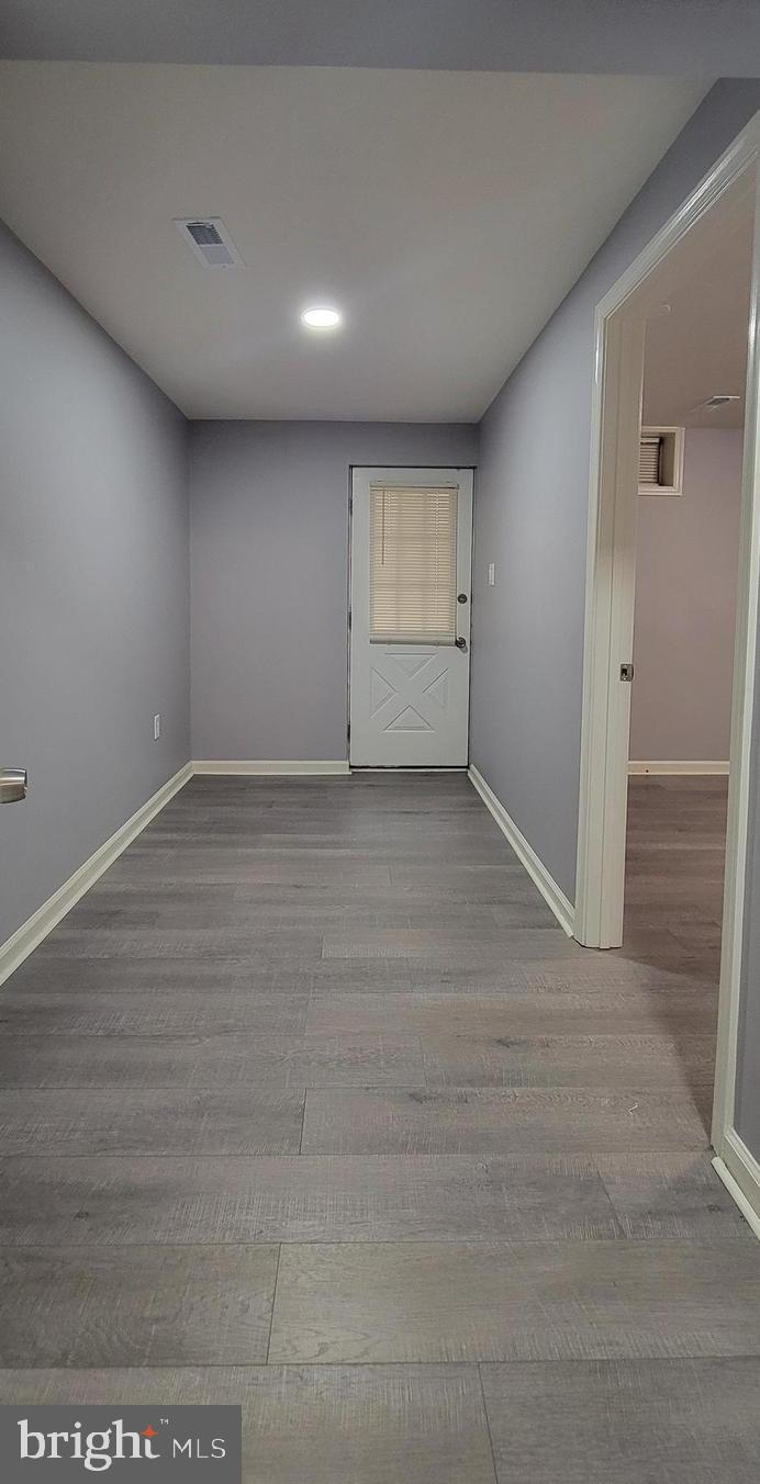 OAK POND TOWNHOU - Residential Lease