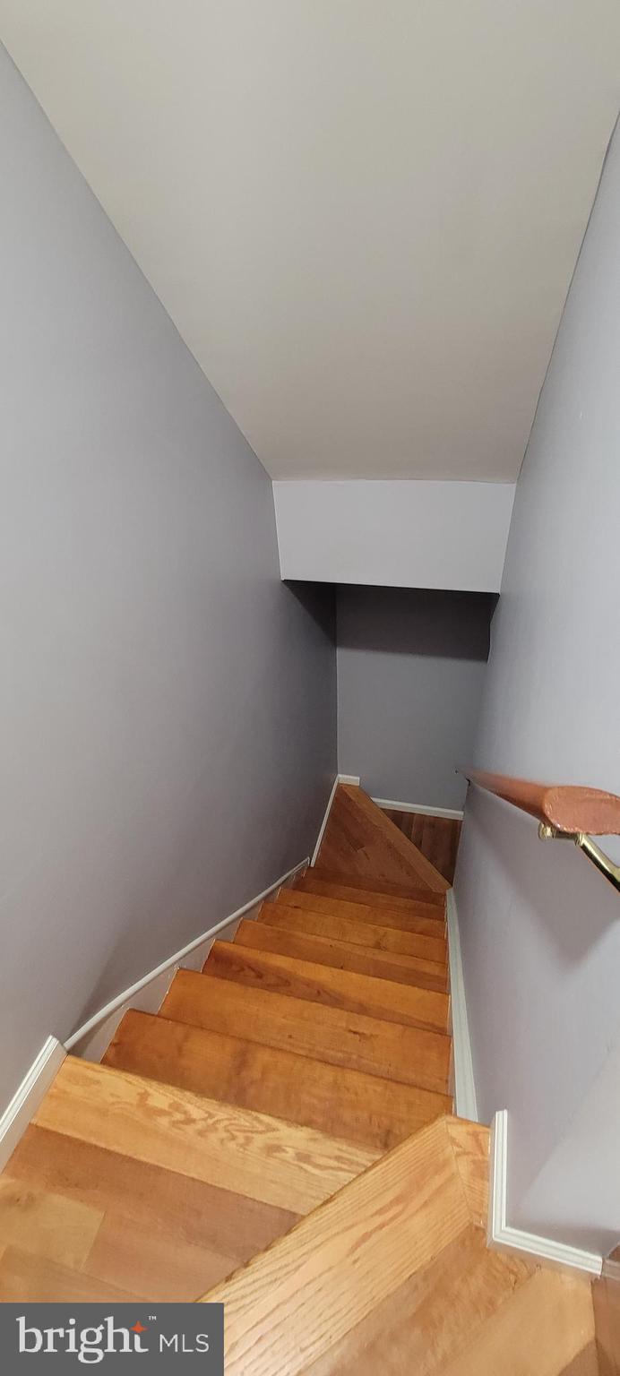 OAK POND TOWNHOU - Residential Lease