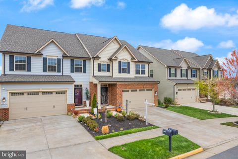 2228 RED PINE LOOP DUMFRIES VA 22026