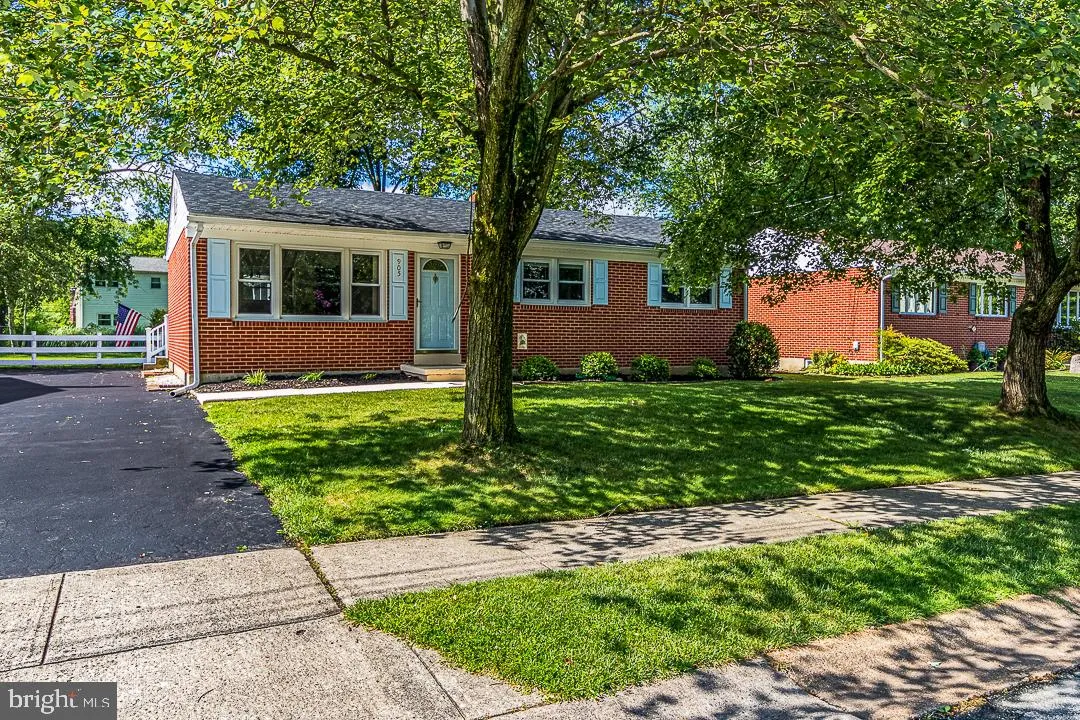 905 Rahway Drive, Newark, DE 19711
