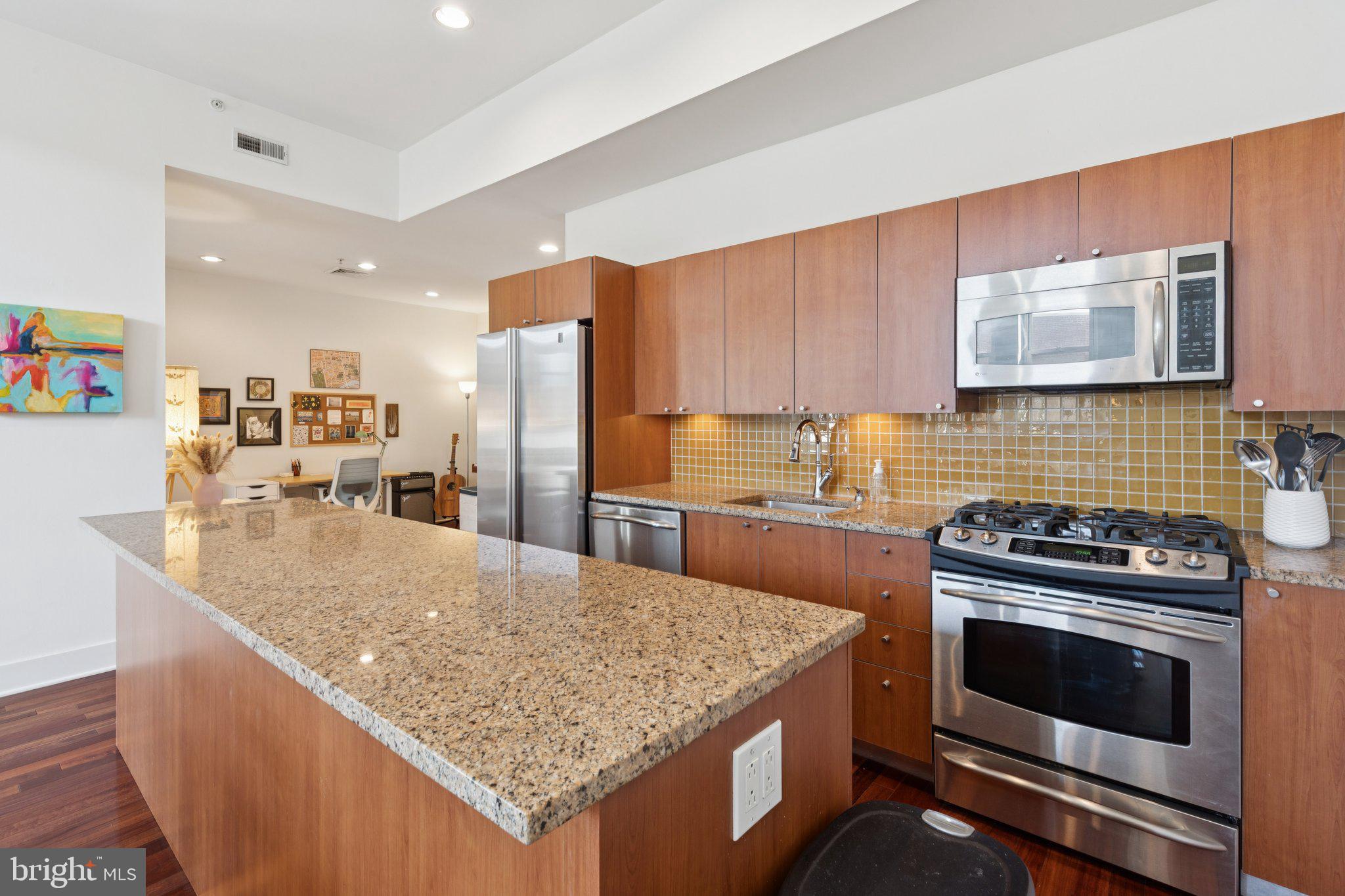 WASHINGTON SQ WEST - Residential