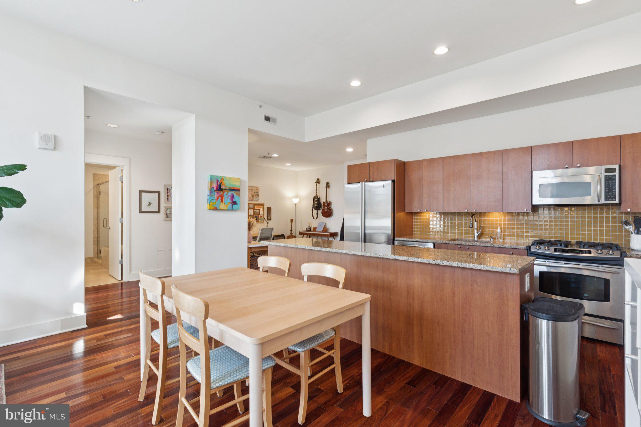 WASHINGTON SQ WEST - Residential