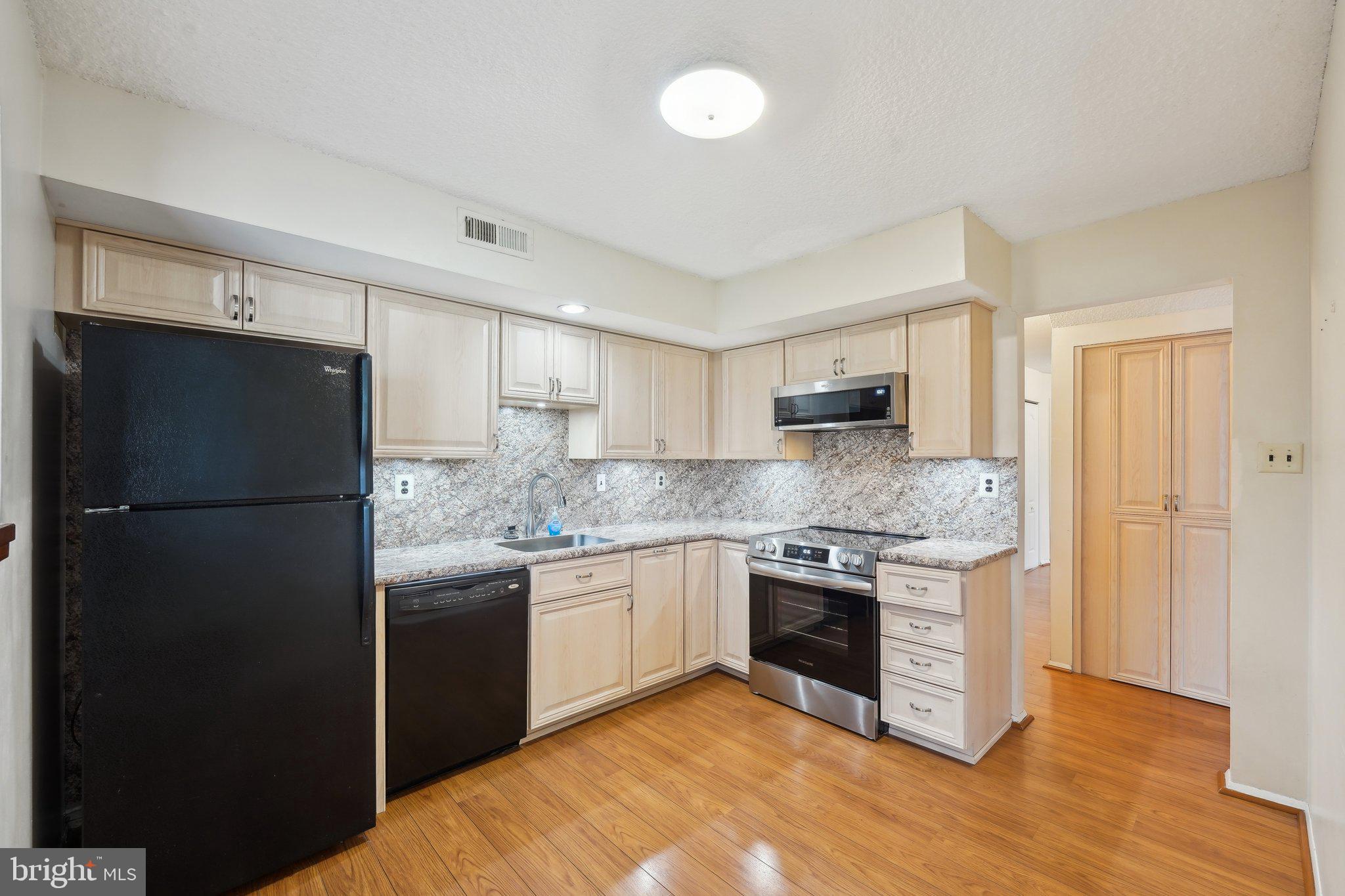 TOWAMENCIN CONDOS - Residential