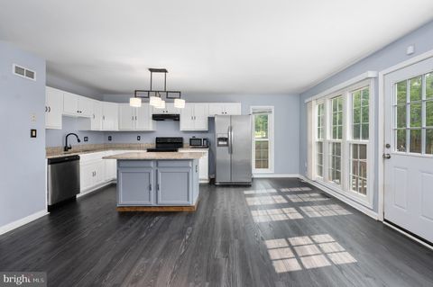 Tiny photo for 410 Fair Oaks Avenue, STAFFORD, VA 22554 (MLS # VAST2049178)