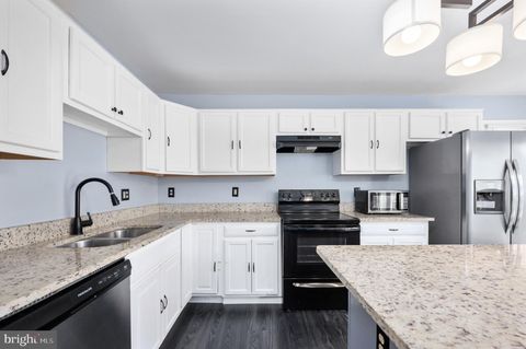 Tiny photo for 410 Fair Oaks Avenue, STAFFORD, VA 22554 (MLS # VAST2049178)
