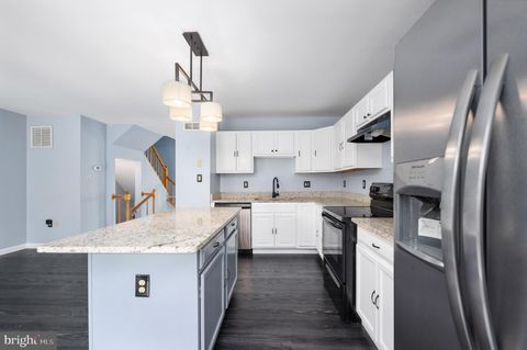 Tiny photo for 410 Fair Oaks Avenue, STAFFORD, VA 22554 (MLS # VAST2049178)