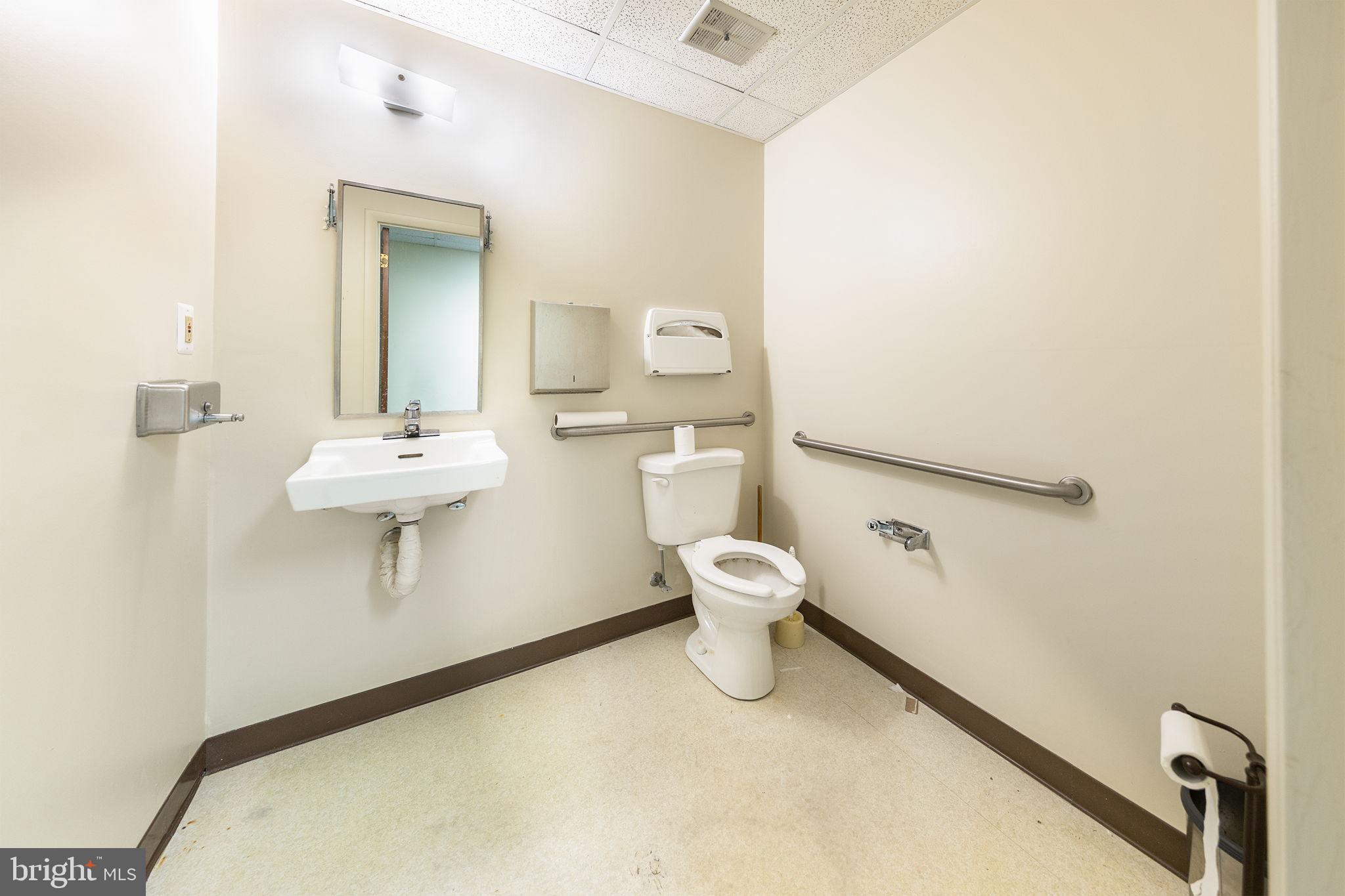 PARK PLACE PROFESSIONAL CENTER - Commercial Sale