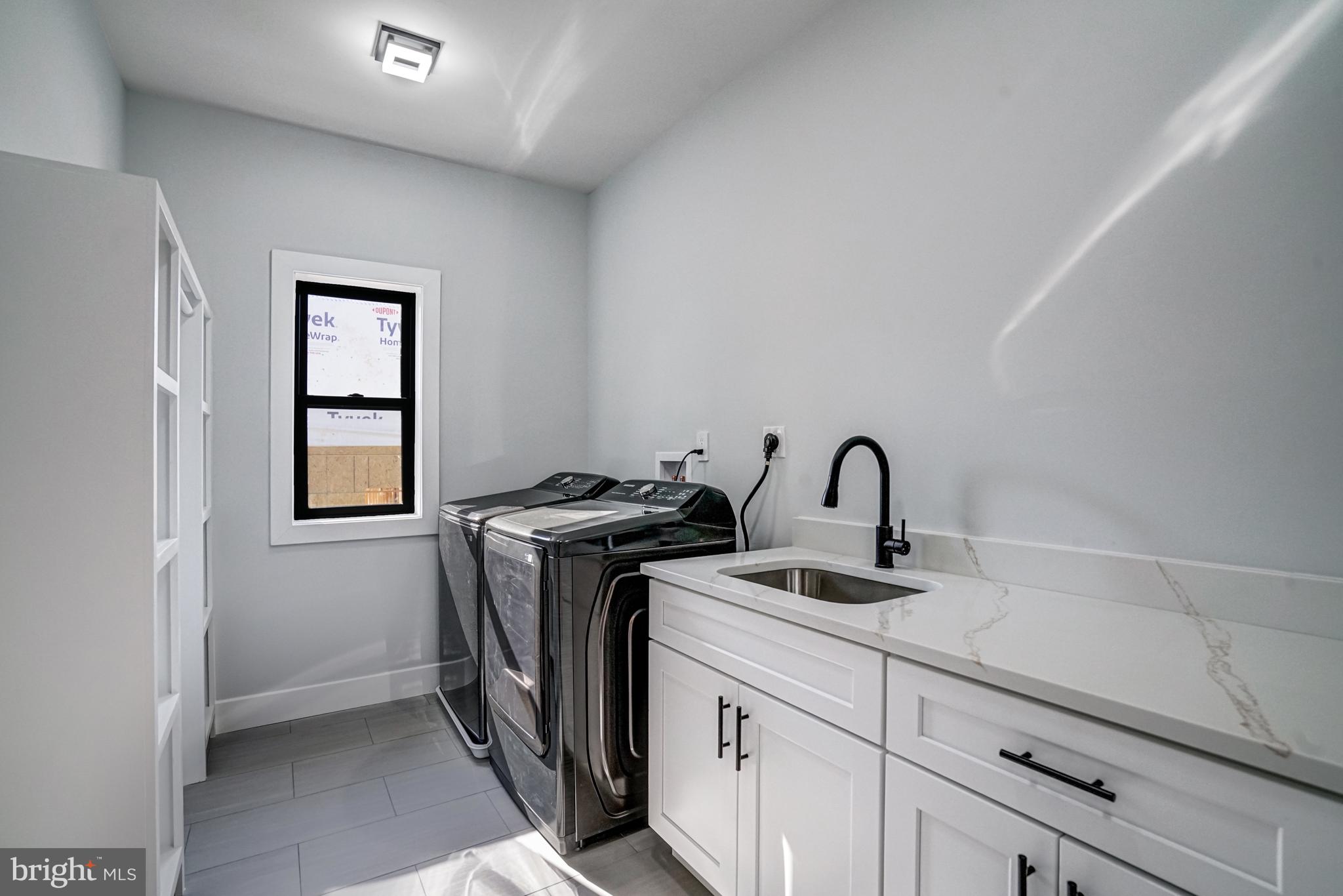 PIMMIT HILLS - Residential