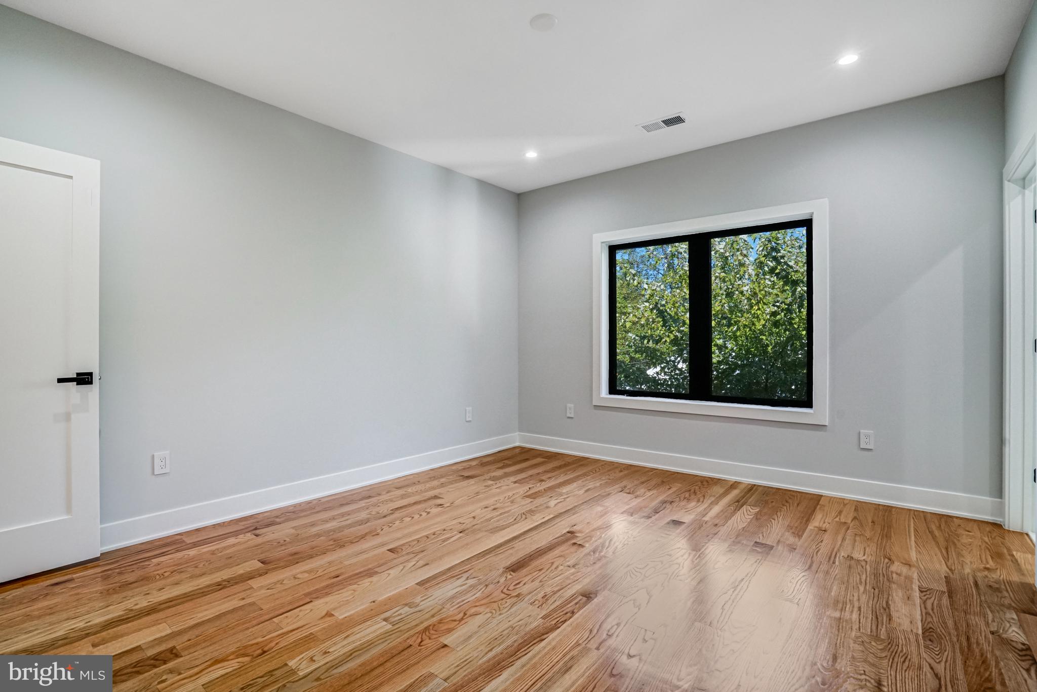 PIMMIT HILLS - Residential