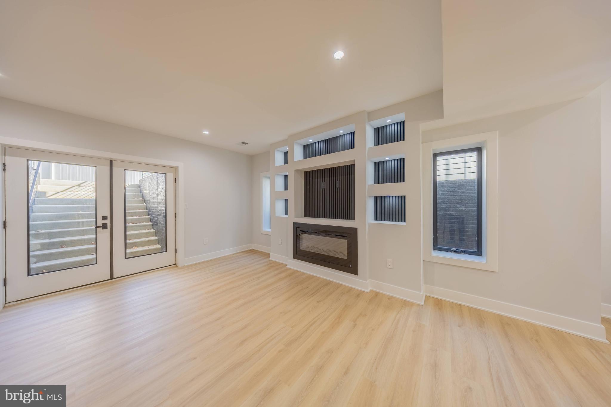 PIMMIT HILLS - Residential