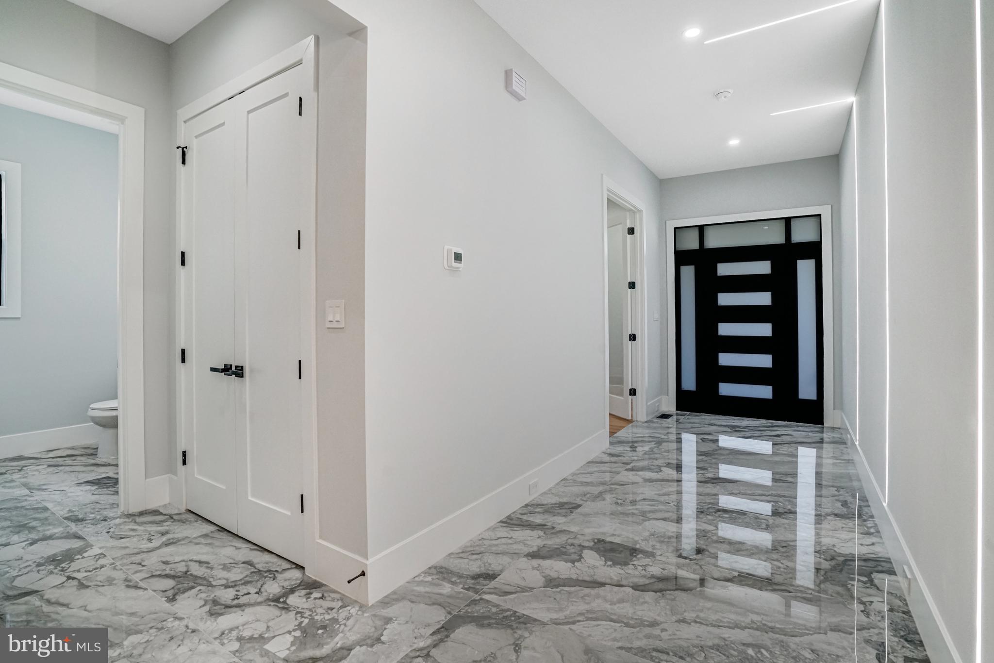 PIMMIT HILLS - Residential