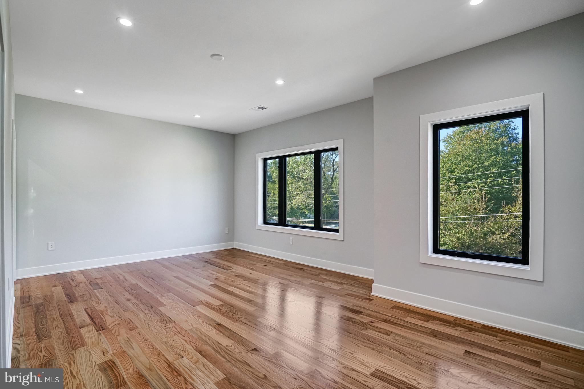 PIMMIT HILLS - Residential