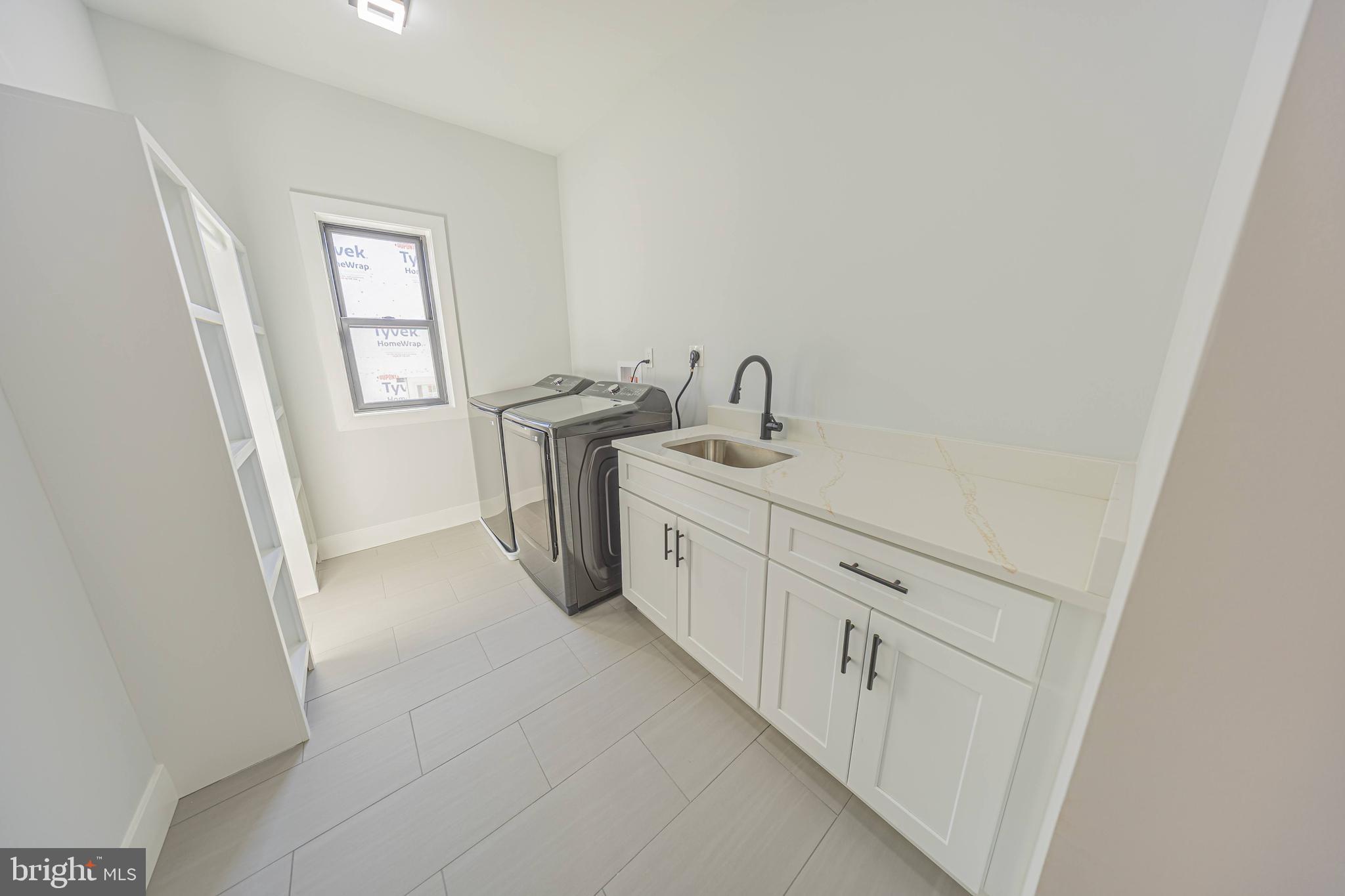 PIMMIT HILLS - Residential