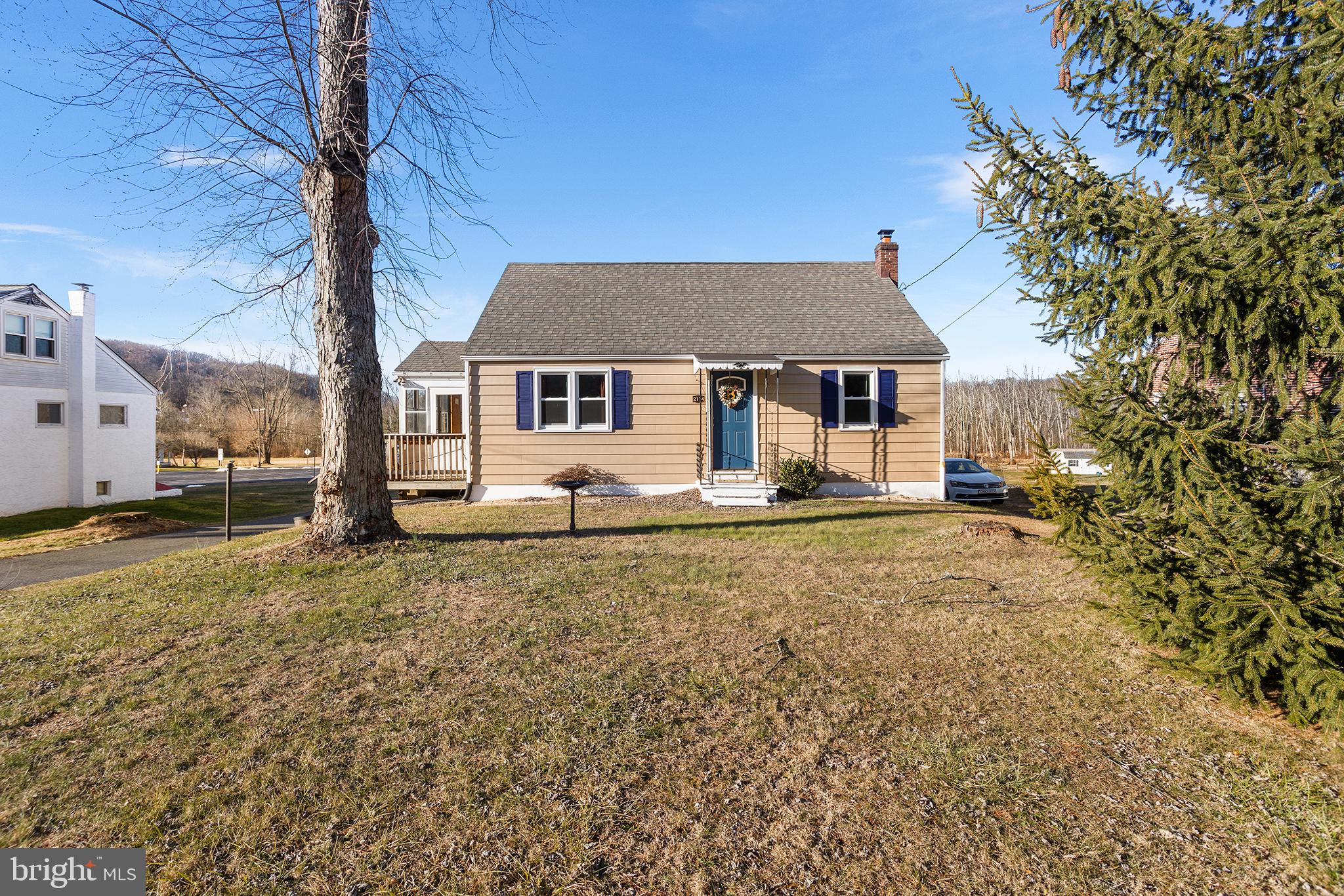 2114 FARMINGTON AVENUE