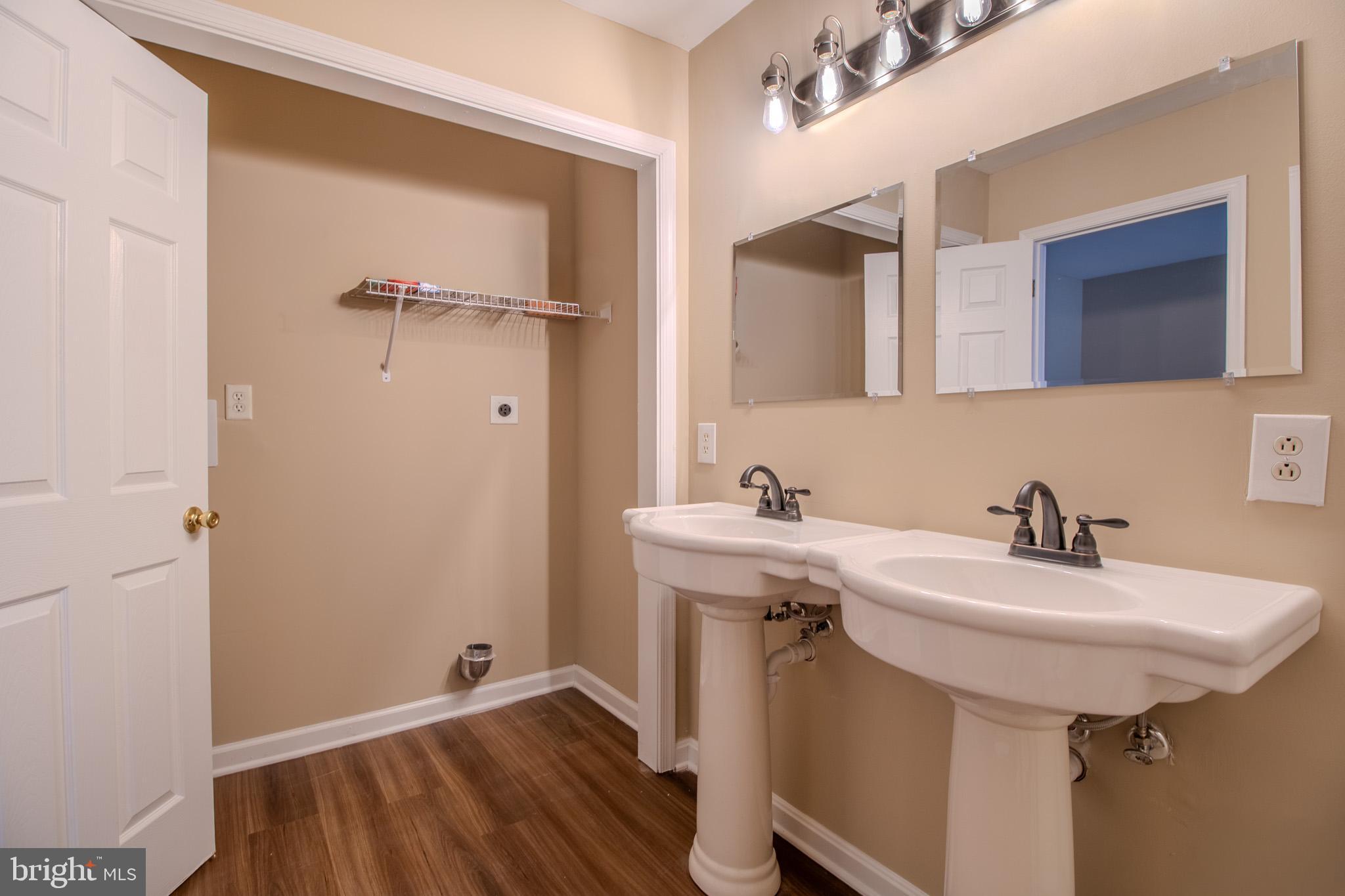 TOWNES OF INWOOD - Residential