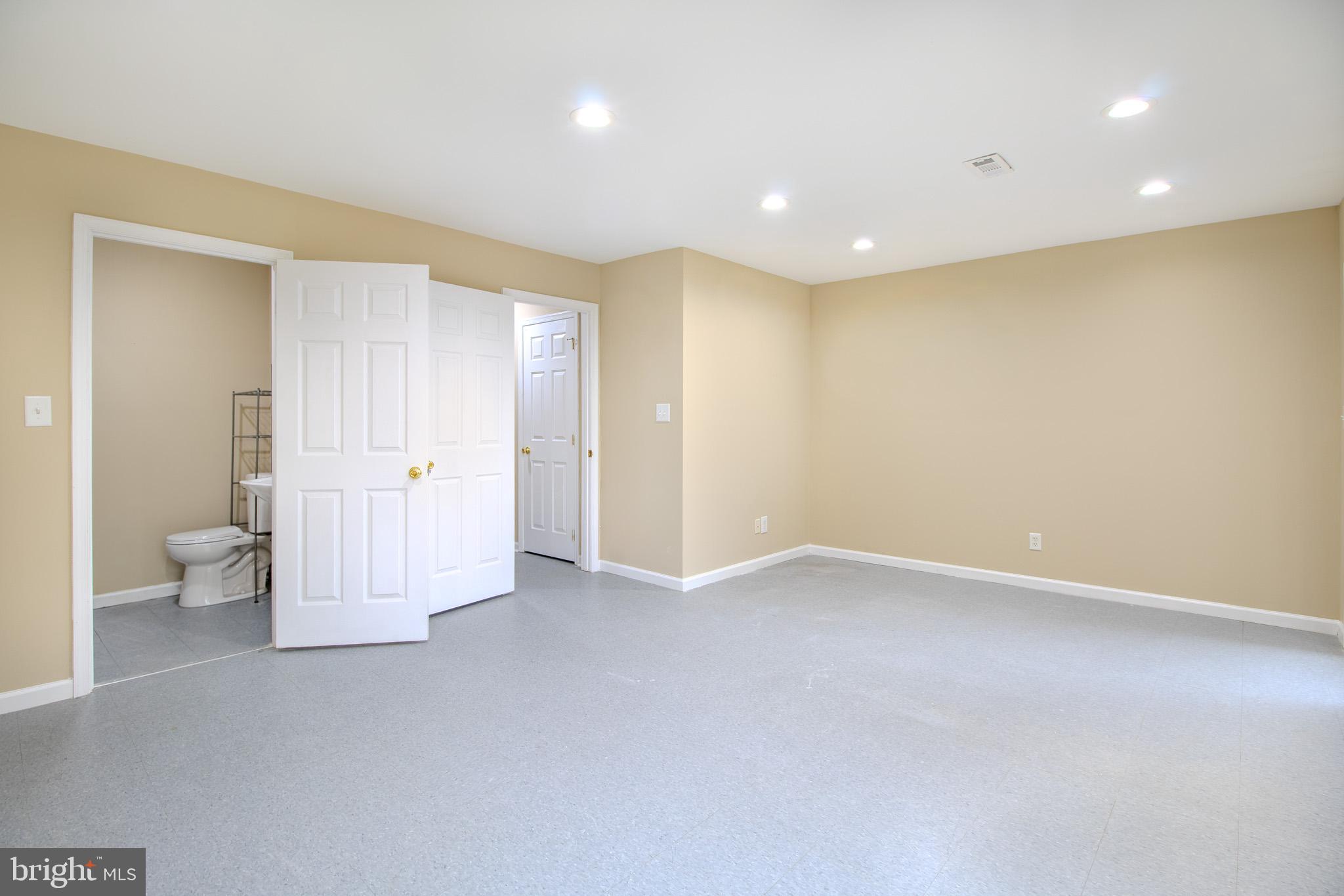 TOWNES OF INWOOD - Residential