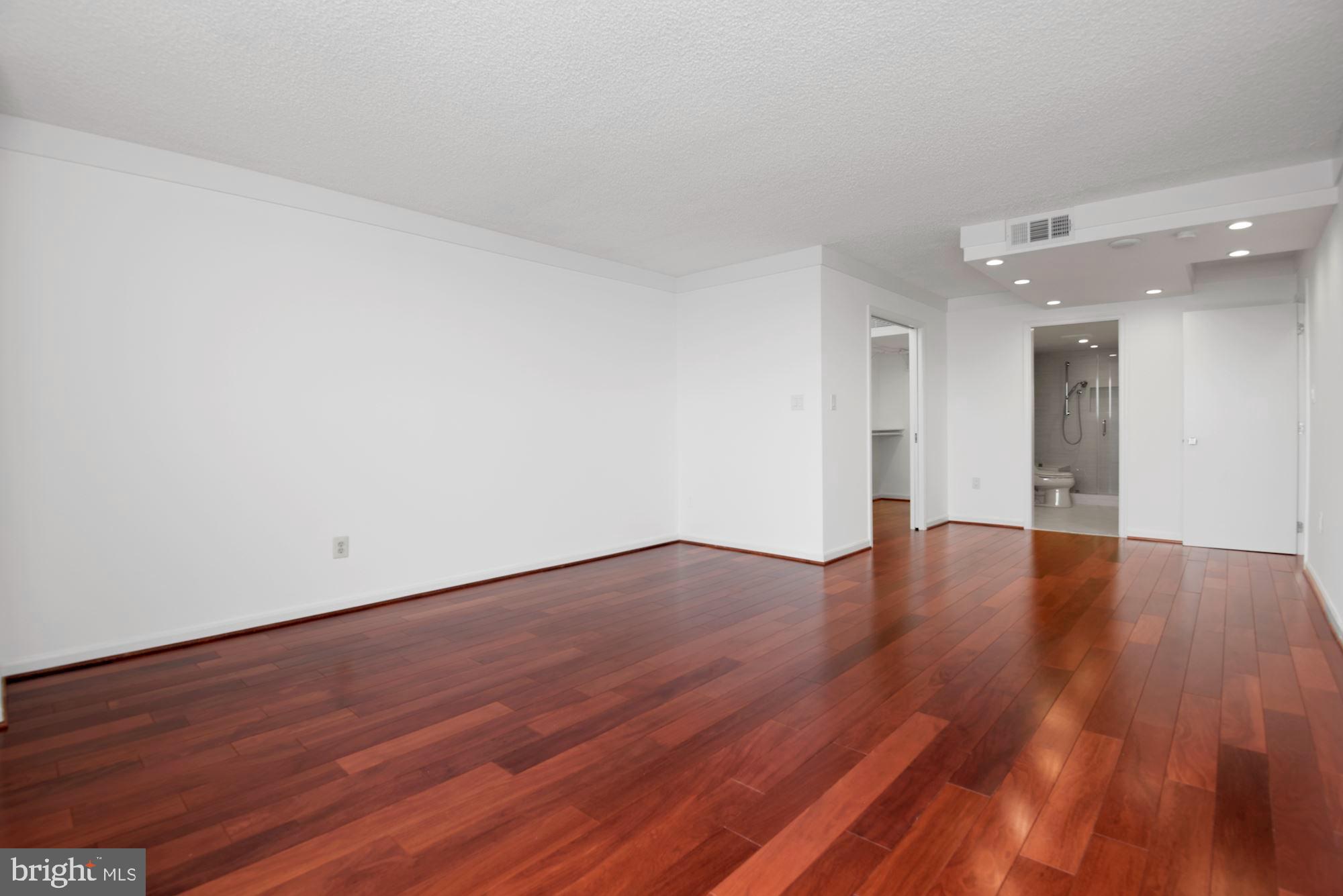 THE REPRESENTATIVE - Residential Lease