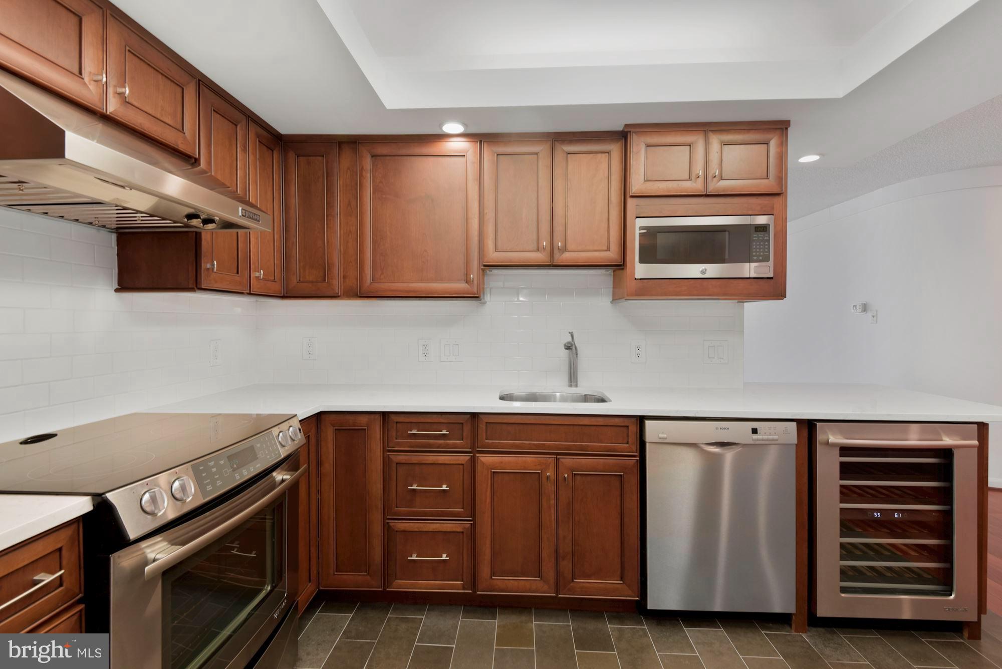 THE REPRESENTATIVE - Residential Lease