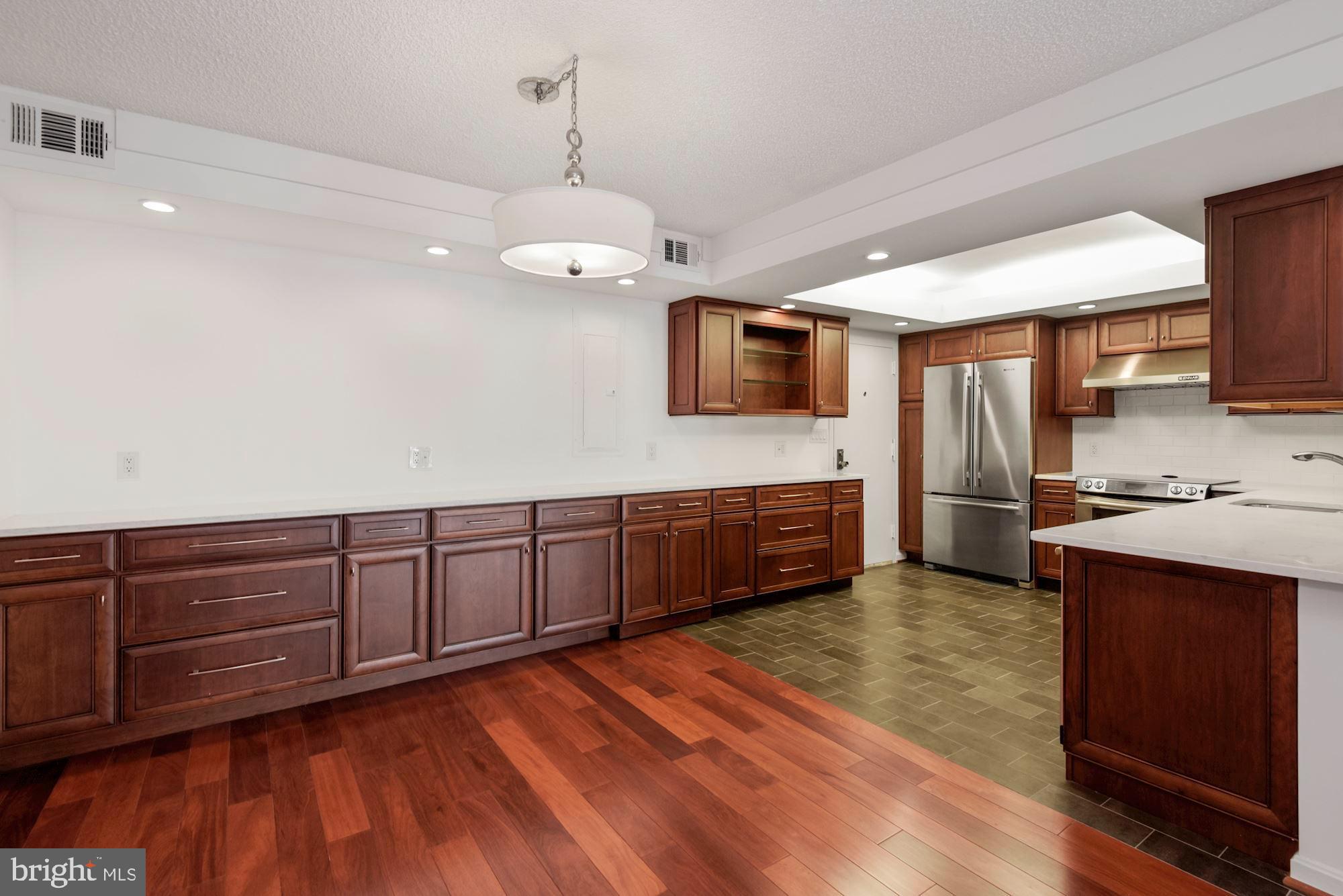 THE REPRESENTATIVE - Residential Lease