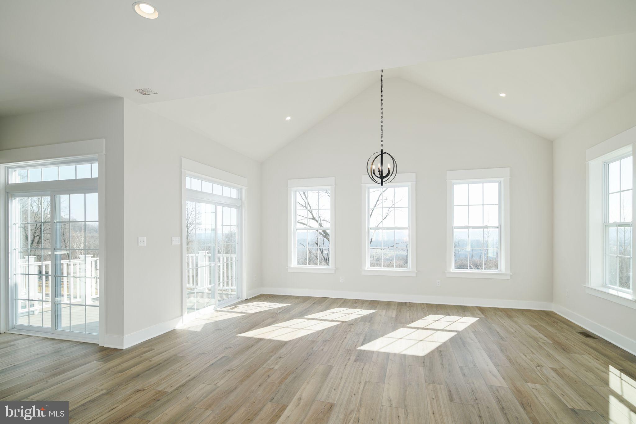 SPRING OAK - Residential