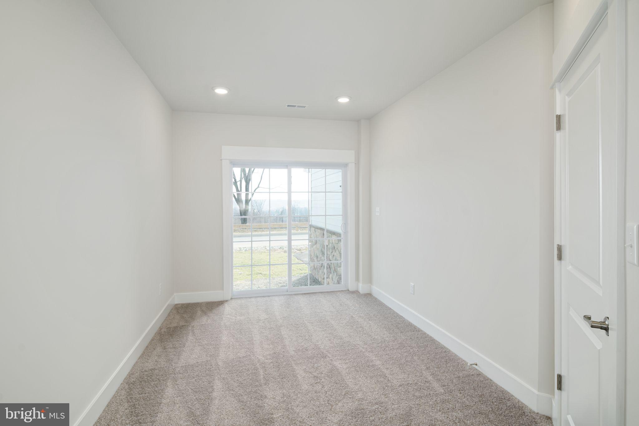 SPRING OAK - Residential