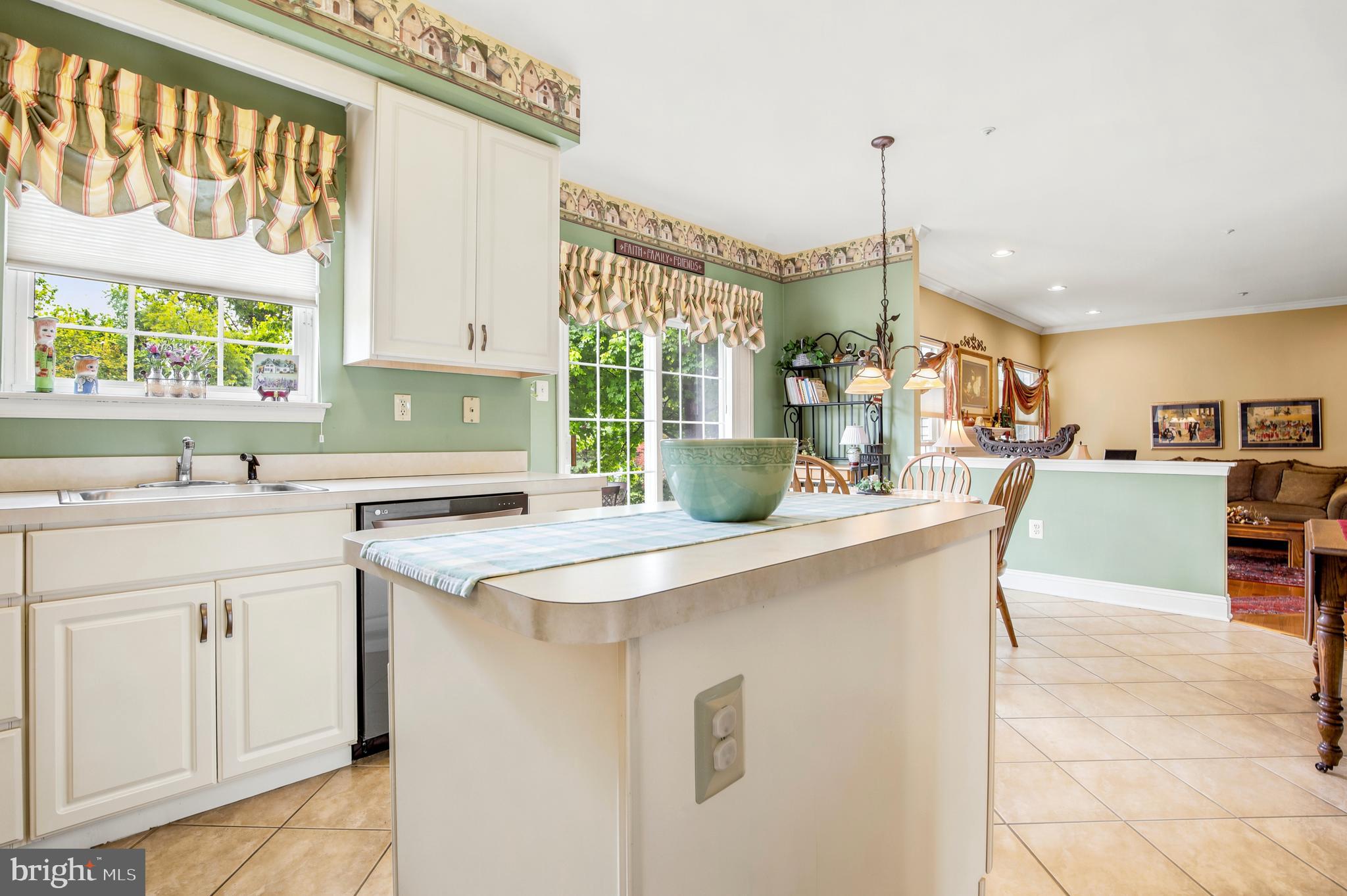 WARRINGTON HUNT - Residential