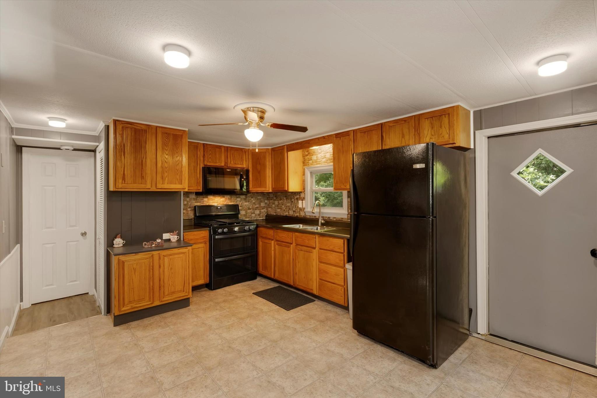 2 WINDSOR ACRES