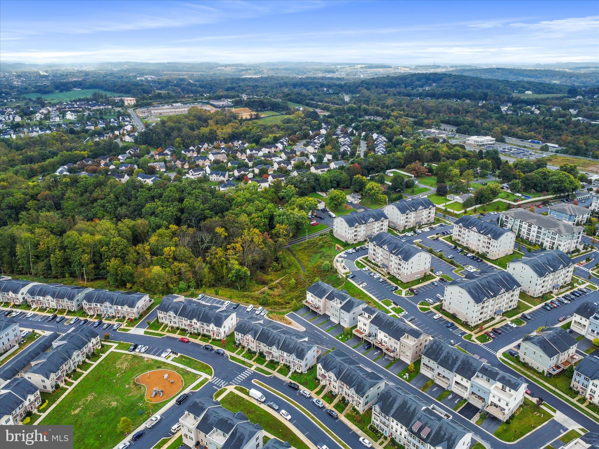LAKE LINGANORE TOWN CENTER - Residential