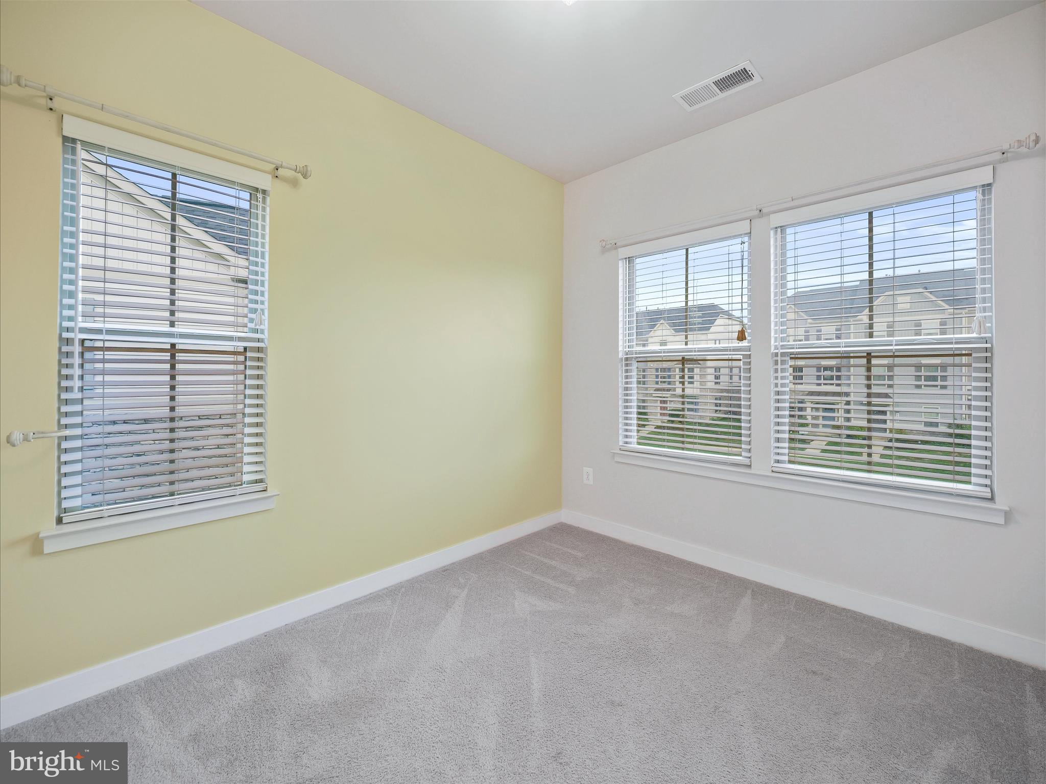 LAKE LINGANORE TOWN CENTER - Residential