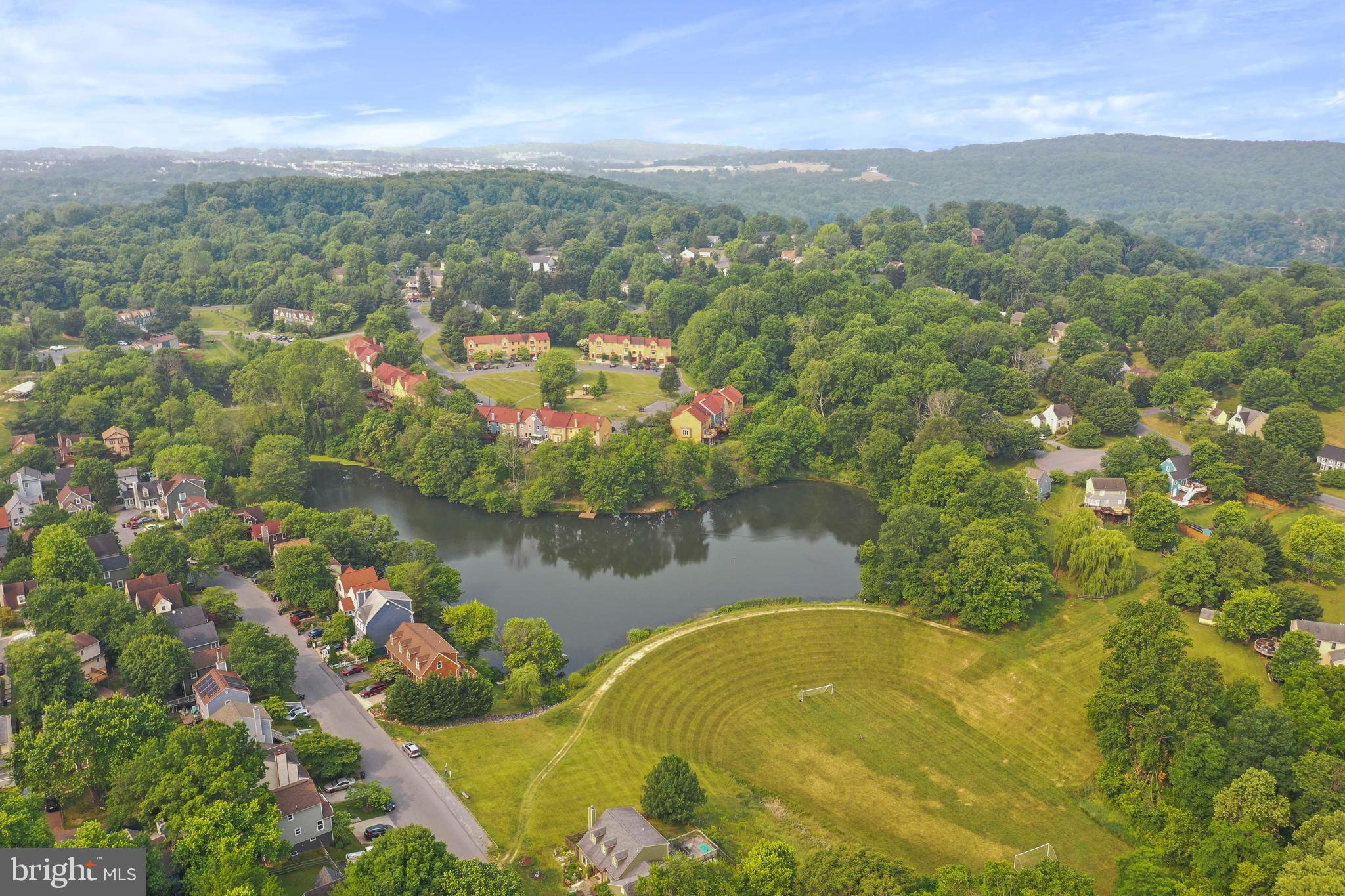 LAKE LINGANORE TOWN CENTER - Residential