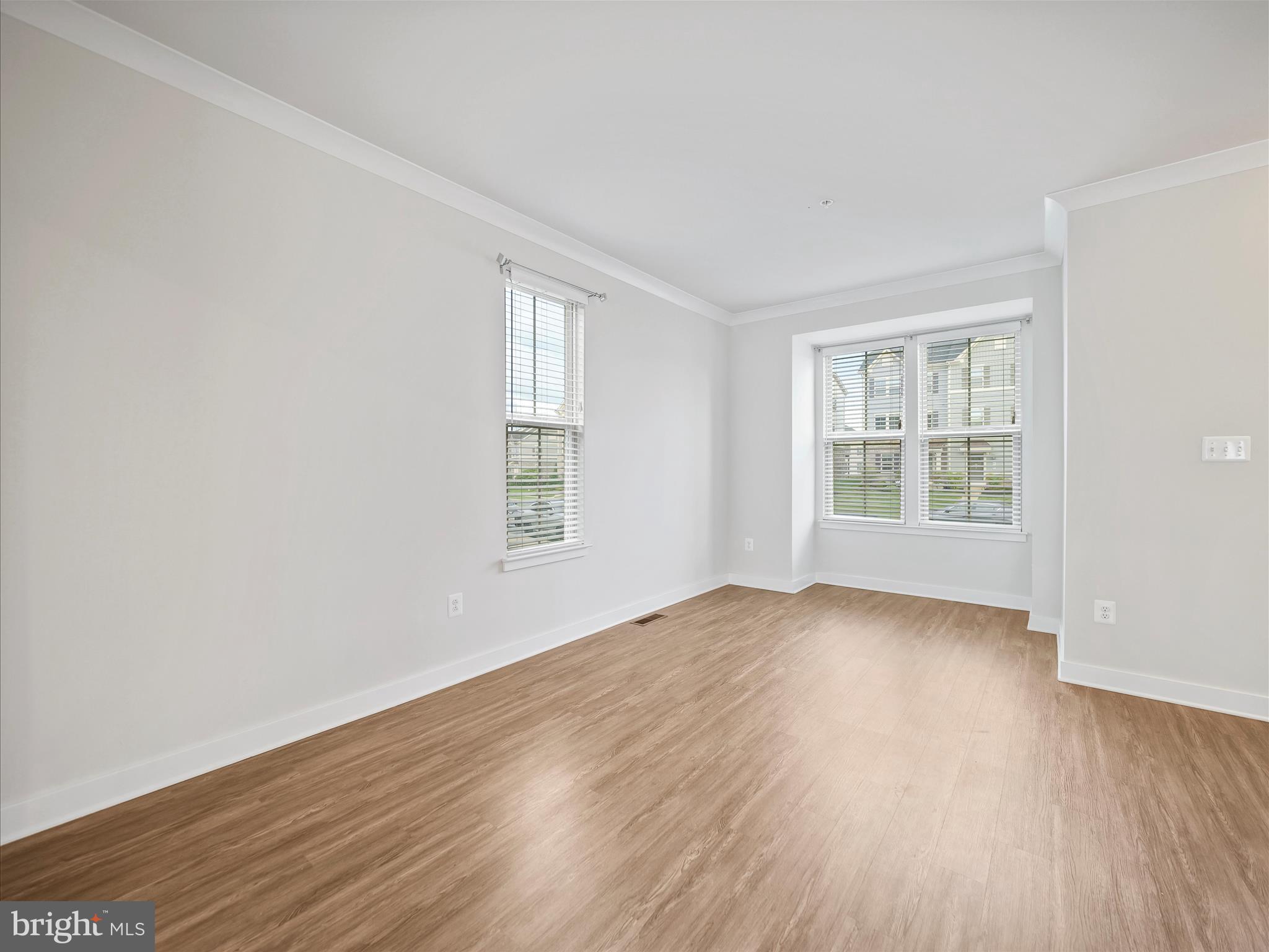 LAKE LINGANORE TOWN CENTER - Residential