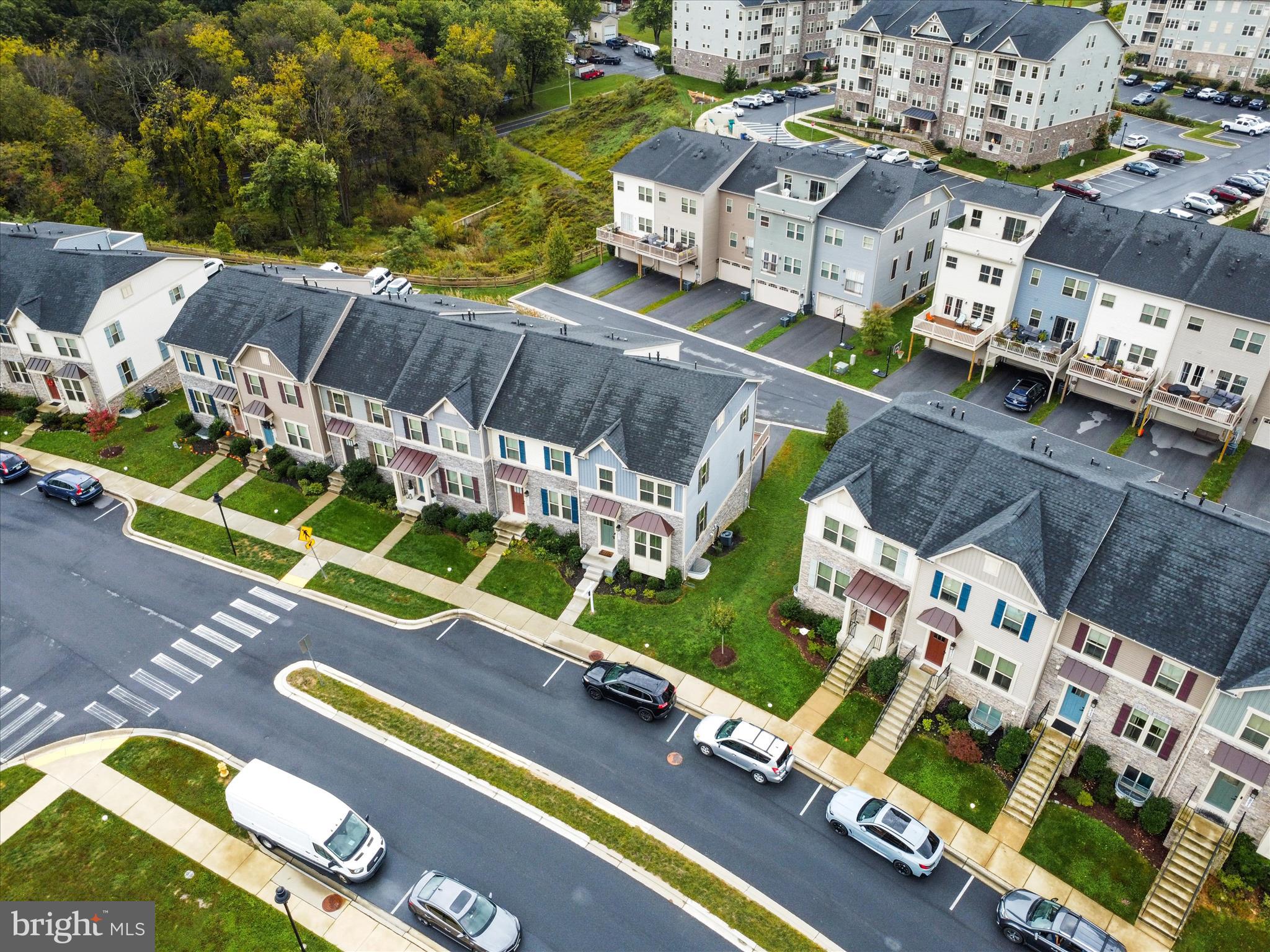 LAKE LINGANORE TOWN CENTER - Residential