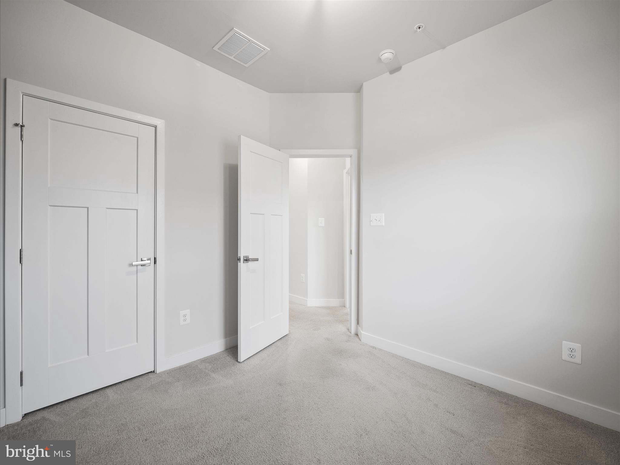 LAKE LINGANORE TOWN CENTER - Residential