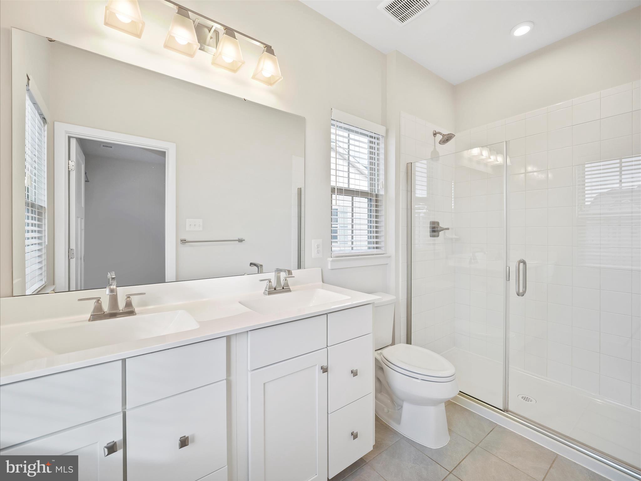 LAKE LINGANORE TOWN CENTER - Residential