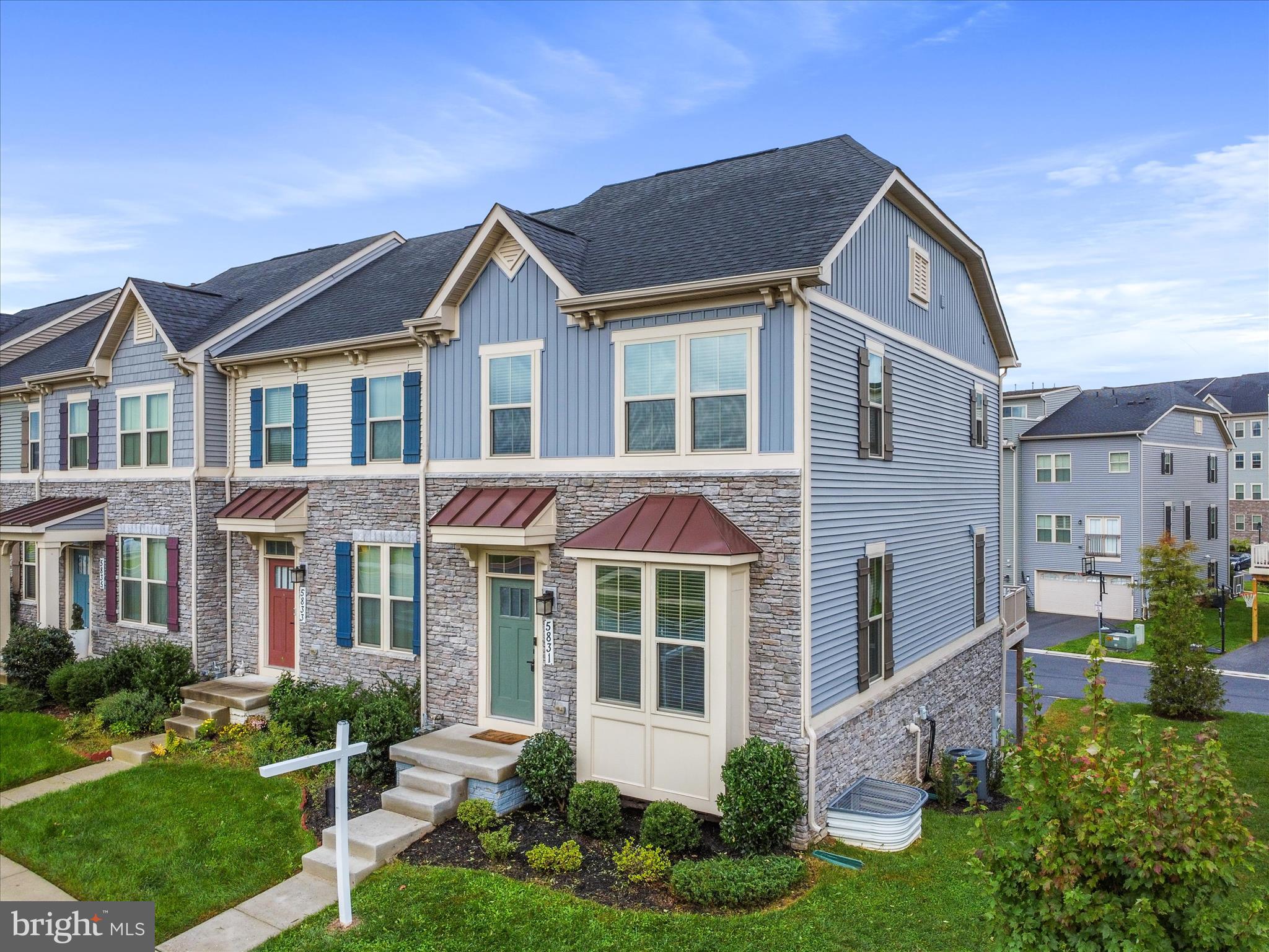 LAKE LINGANORE TOWN CENTER - Residential