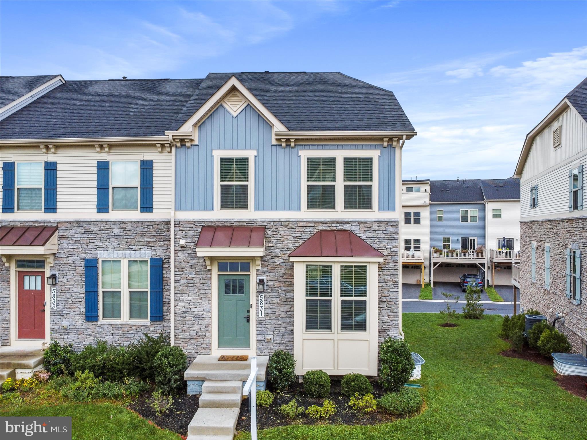 LAKE LINGANORE TOWN CENTER - Residential