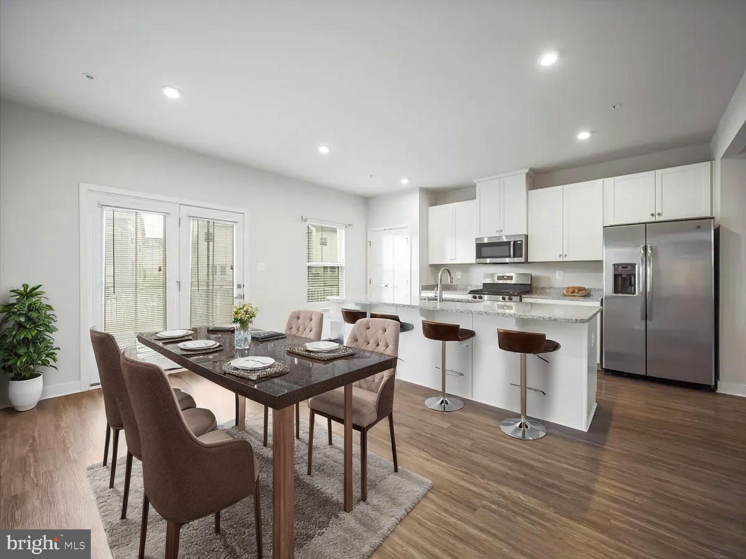 LAKE LINGANORE TOWN CENTER - Residential