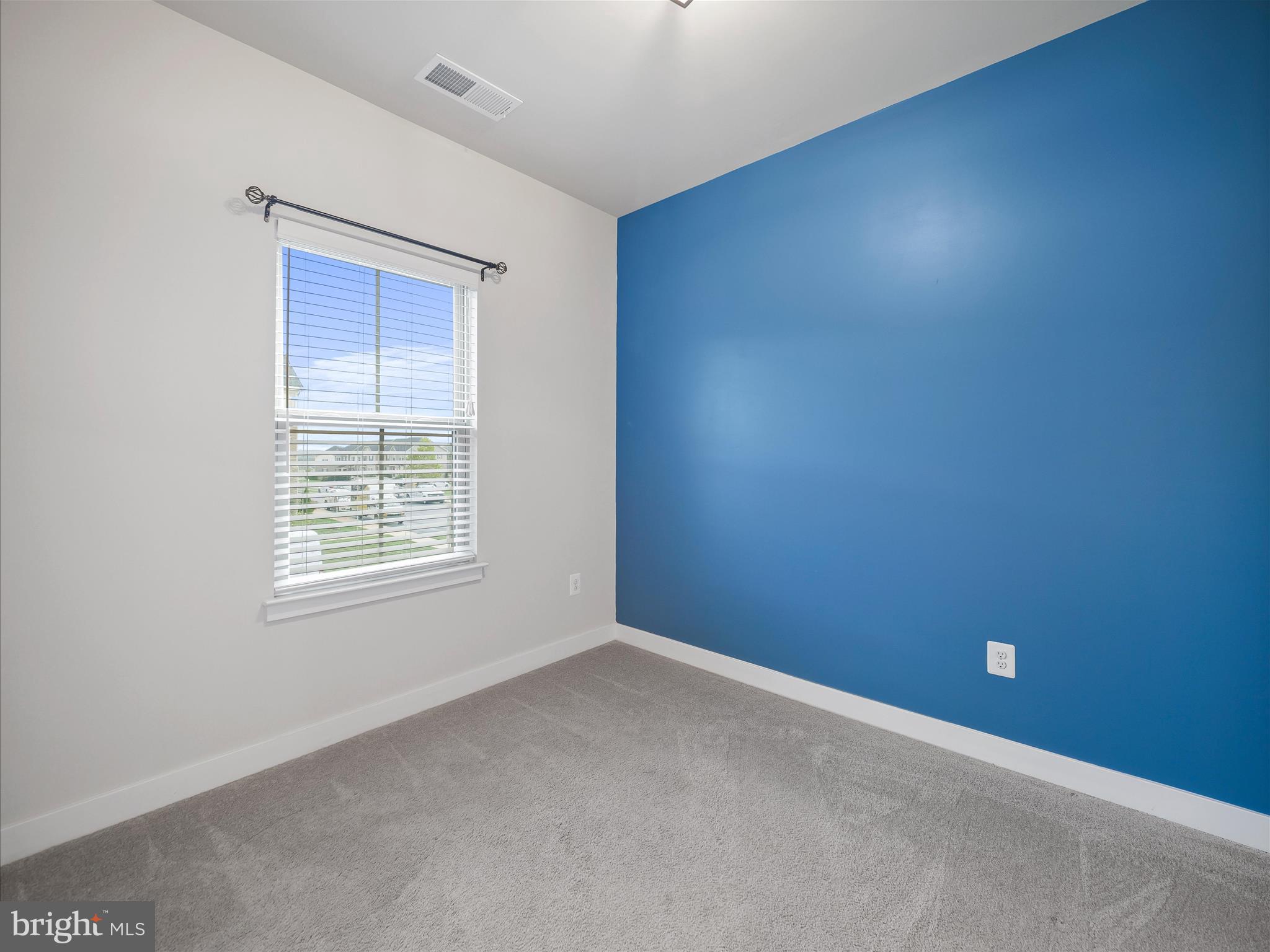 LAKE LINGANORE TOWN CENTER - Residential