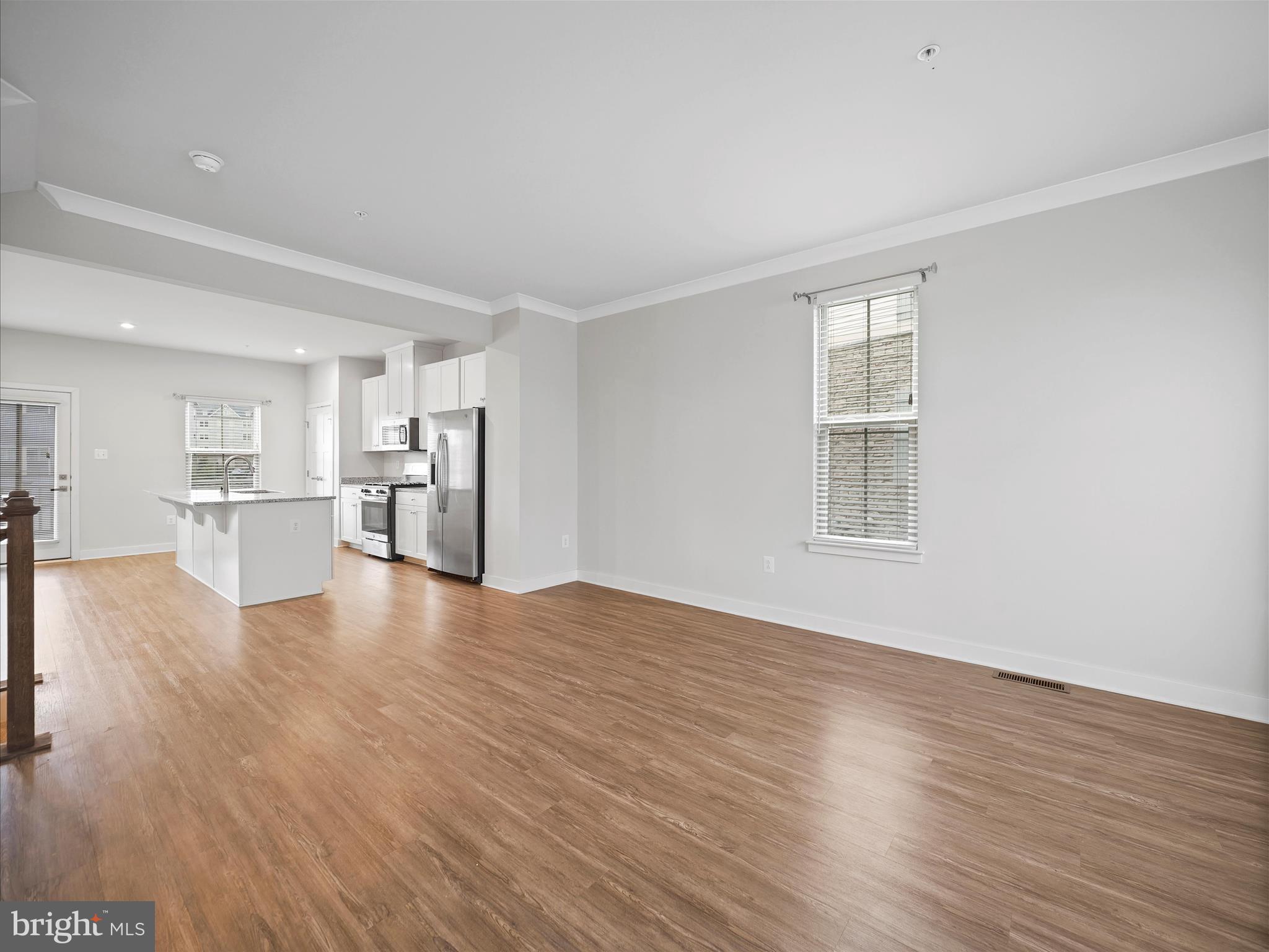 LAKE LINGANORE TOWN CENTER - Residential