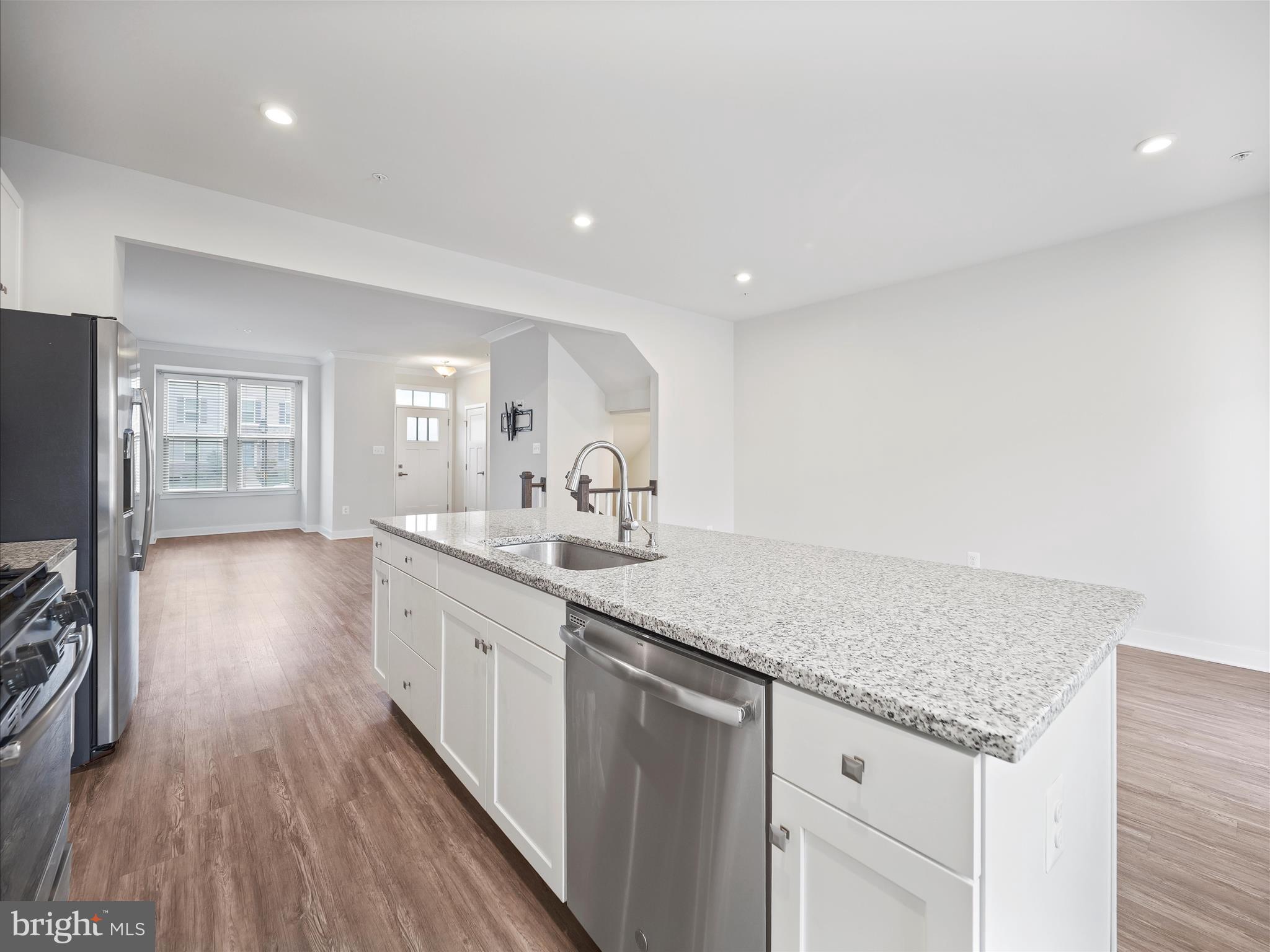 LAKE LINGANORE TOWN CENTER - Residential