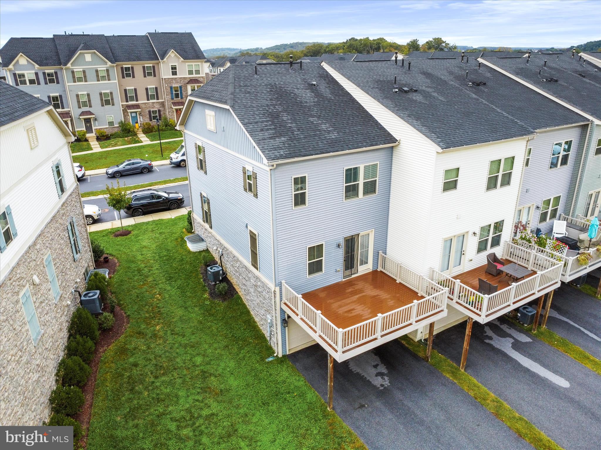 LAKE LINGANORE TOWN CENTER - Residential