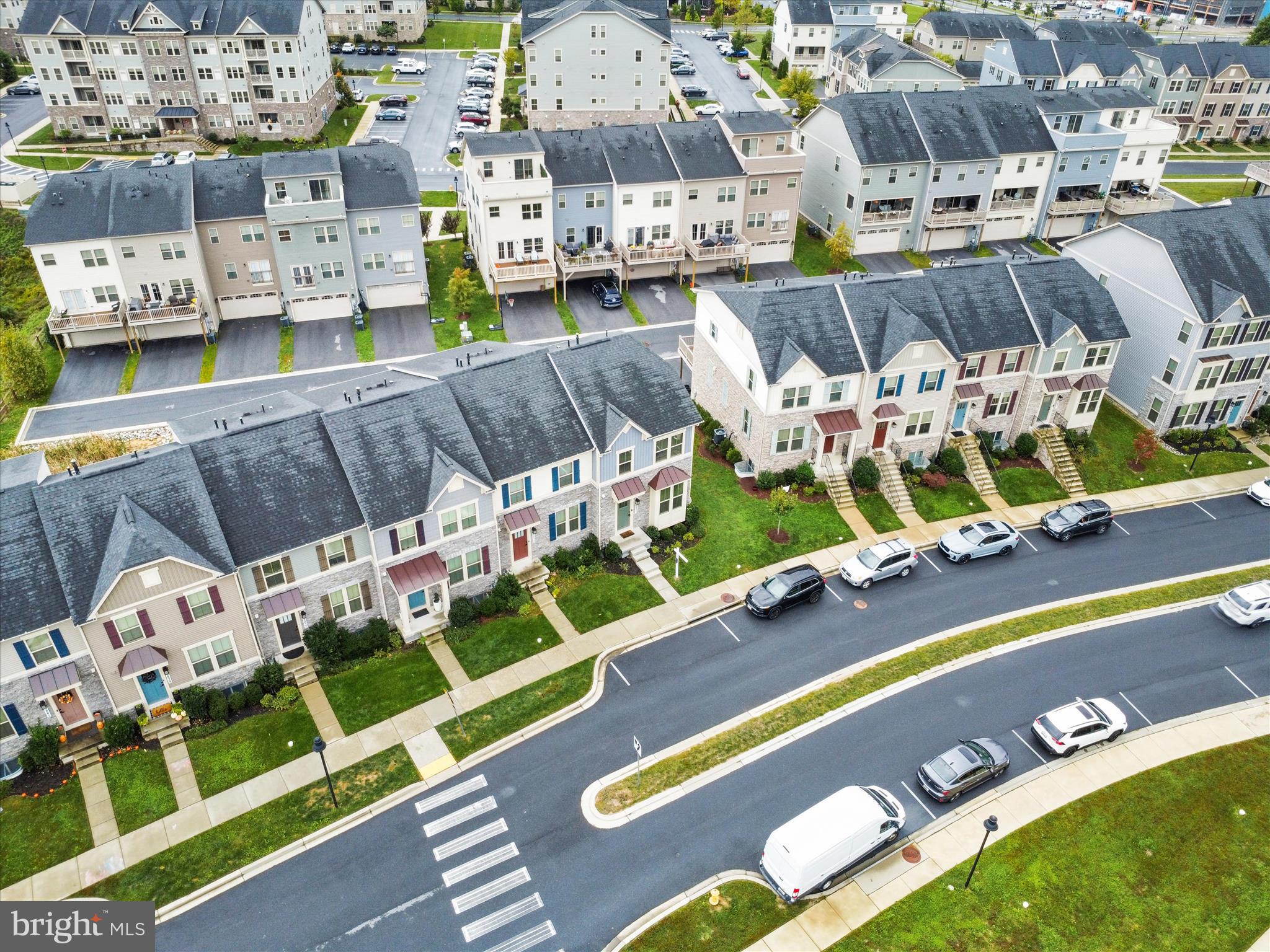 LAKE LINGANORE TOWN CENTER - Residential