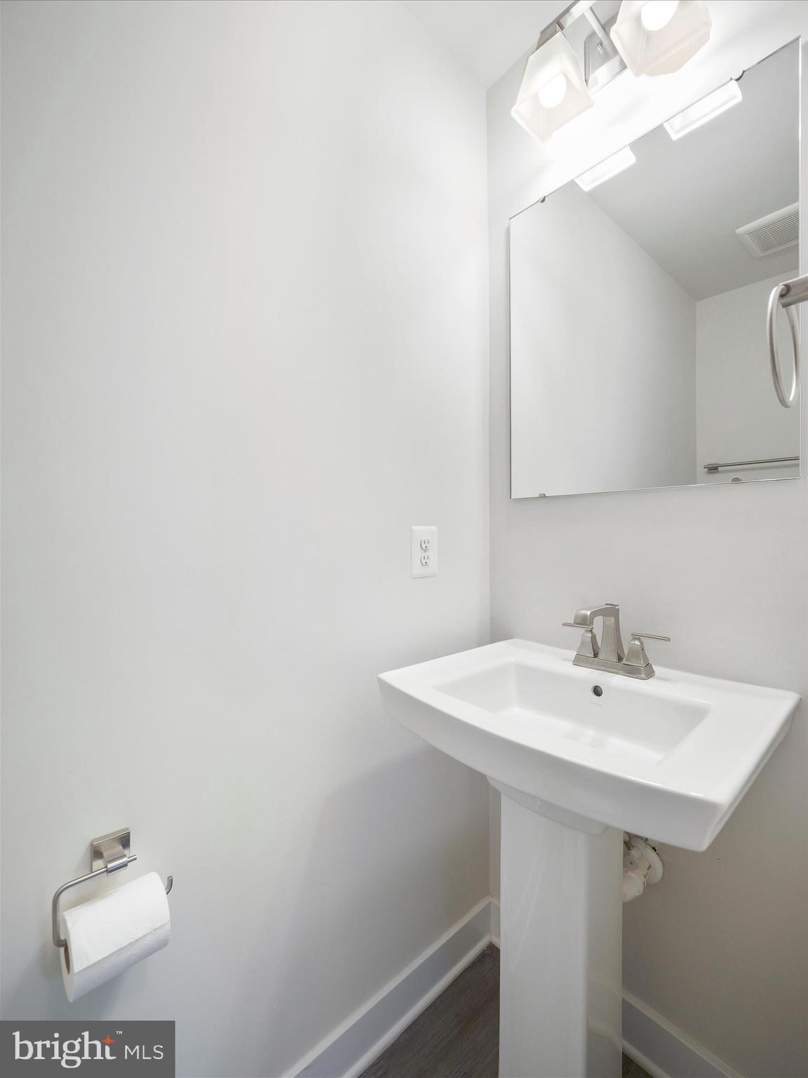 LAKE LINGANORE TOWN CENTER - Residential