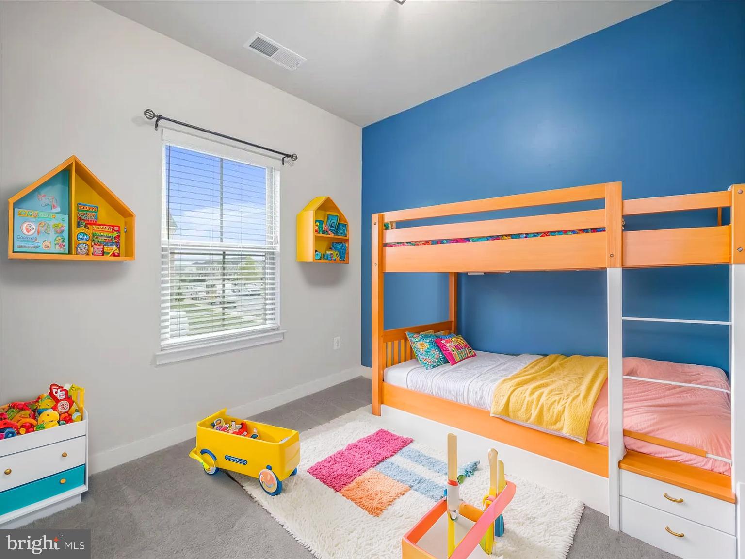 LAKE LINGANORE TOWN CENTER - Residential