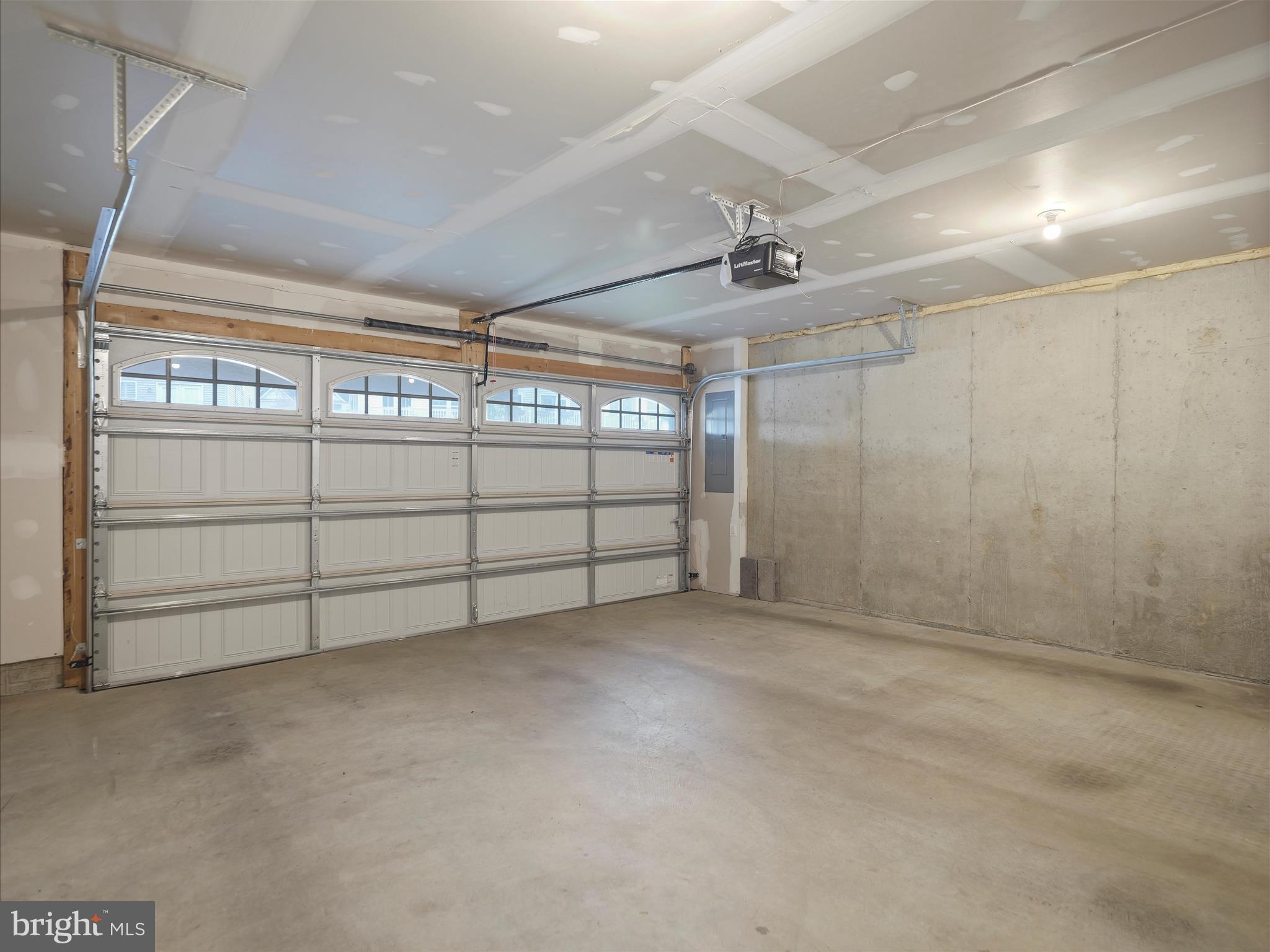 LAKE LINGANORE TOWN CENTER - Residential