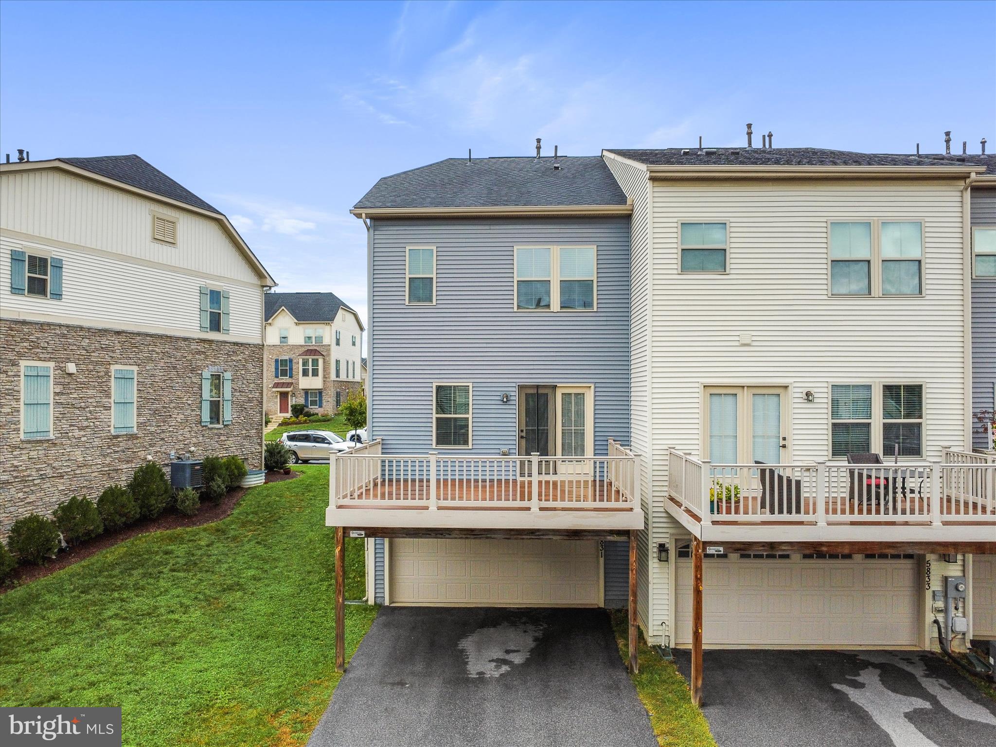 LAKE LINGANORE TOWN CENTER - Residential