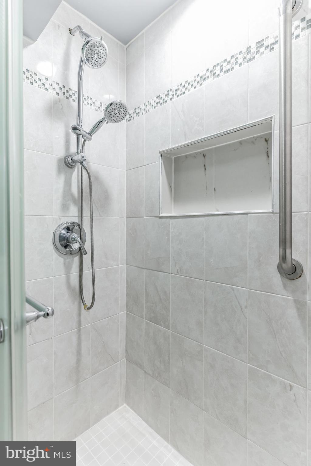 CLIFTON TOWNES - Residential