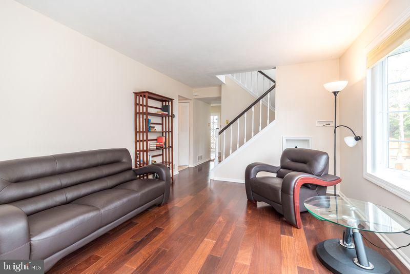 COUNTRY BEND - Residential