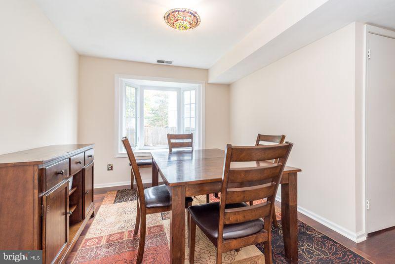 COUNTRY BEND - Residential