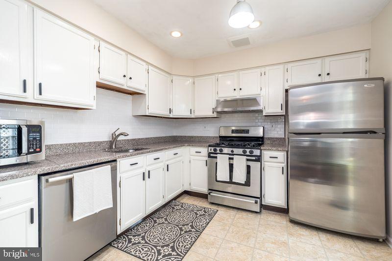 COUNTRY BEND - Residential